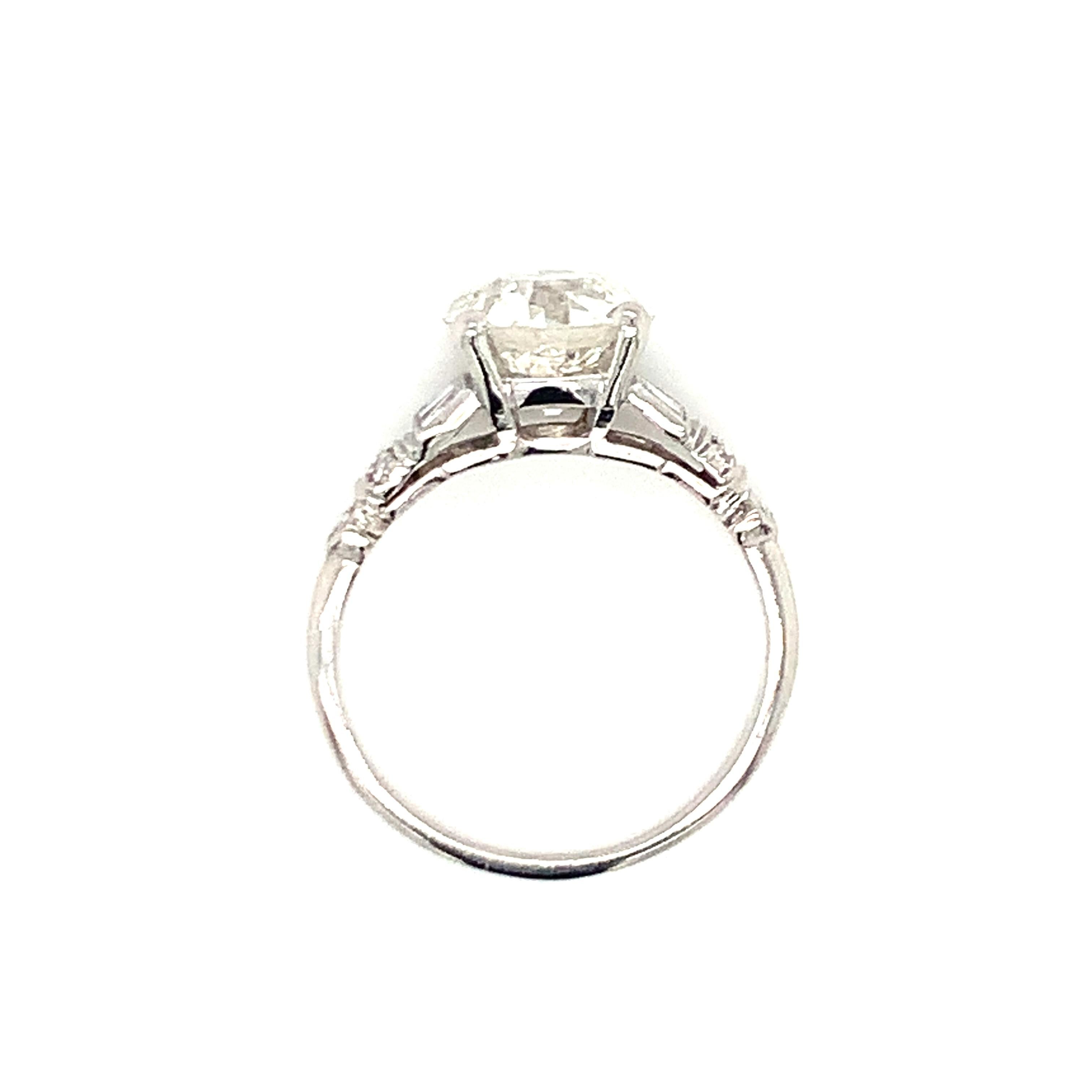 Bague de fiançailles Art déco en platine avec un diamant de 2,40 carats certifié GIA Pour femmes en vente