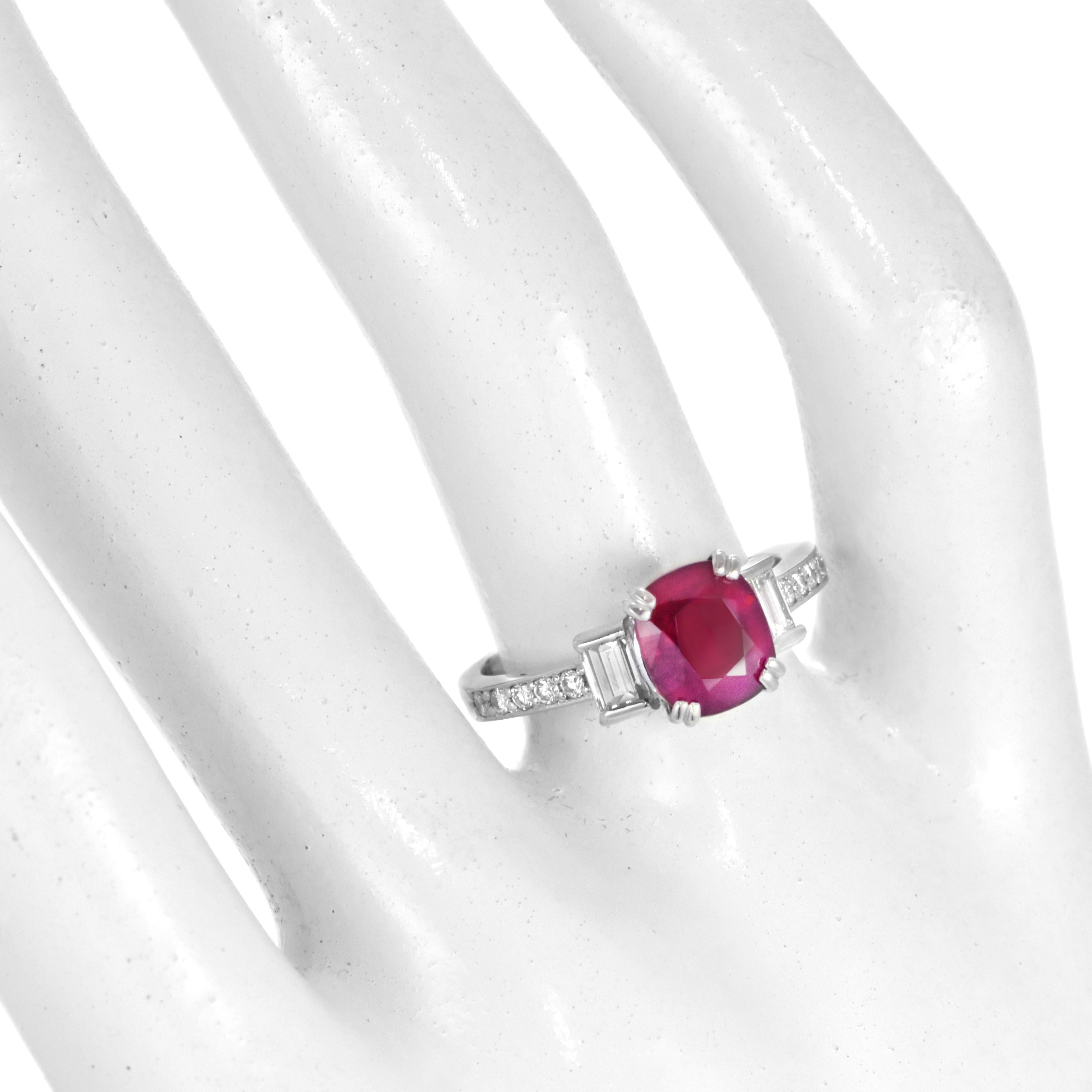 Anillo de rubí natural y diamantes de 2,40 quilates certificado por el GIA y fabricado en platino en venta 5