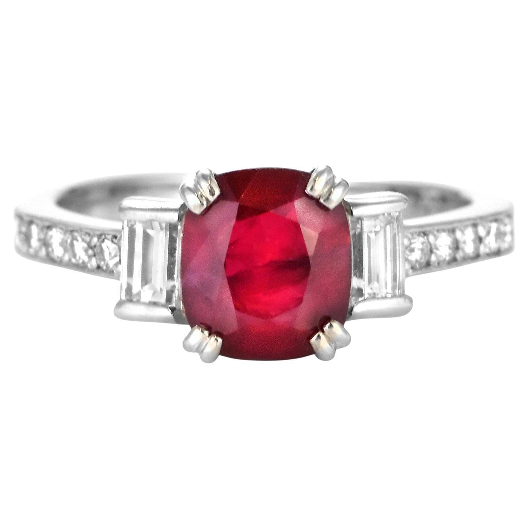 GIA-zertifizierter Ring aus Platin mit 2,40 Karat natürlichem Rubin und Diamanten