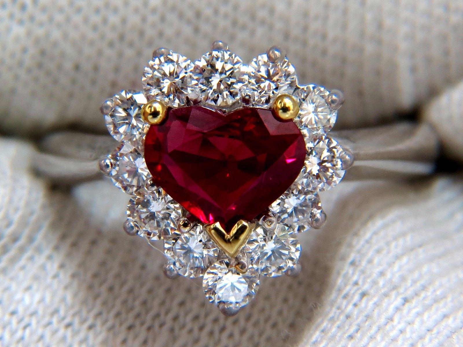 GIA Certified 2.40 Carat Natural Ruby Diamonds Ring 18 Karat Heart Cut In New Condition In New York, NY