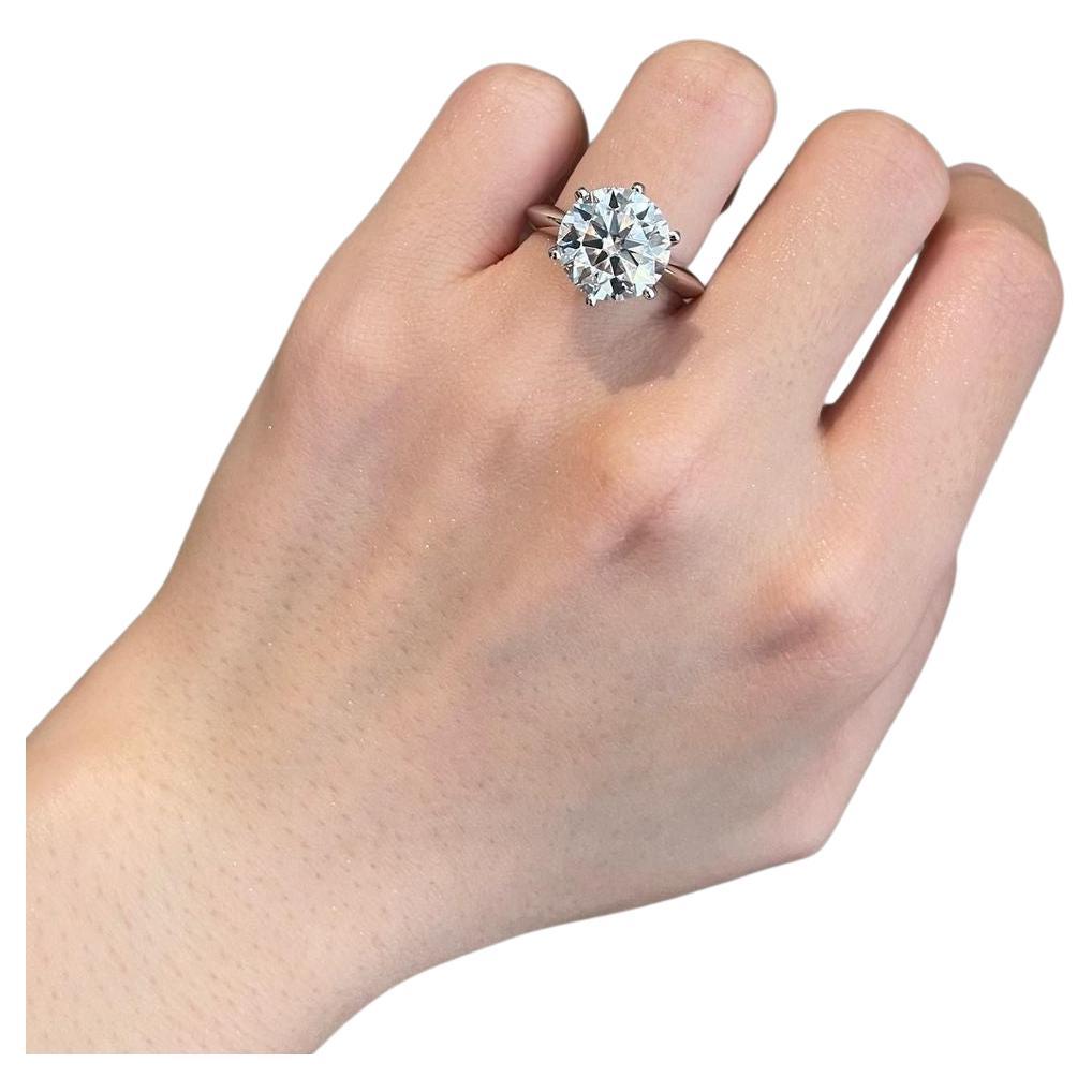 Bague de fiançailles en platine certifiée GIA de 2.40 carats avec diamant rond taillé en brillant