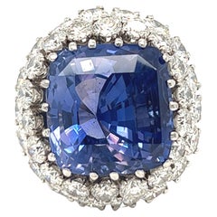 Anello con zaffiro e diamante con cambio di colore non riscaldato certificato GIA da 24,18 carati