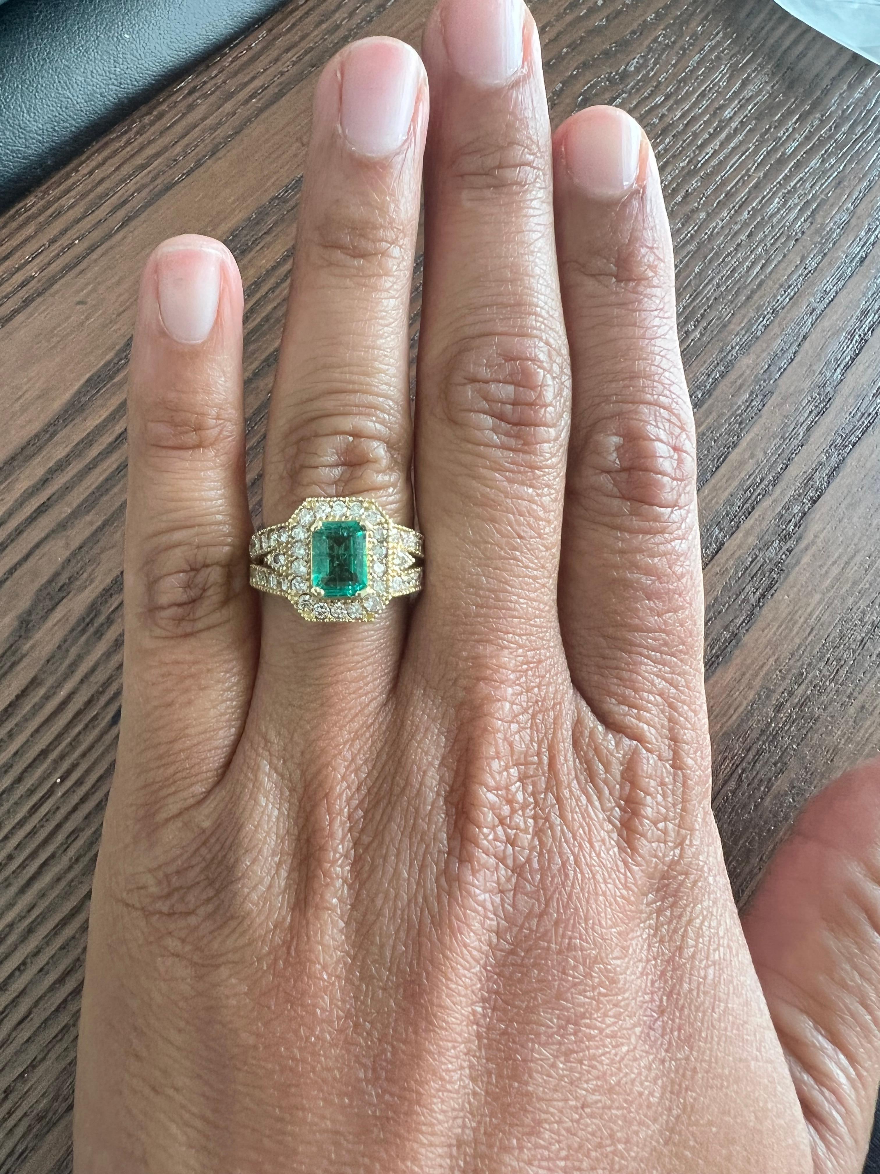 GIA-zertifizierter 14 Karat Gelbgold Ring mit 2,74 Karat Smaragd und Diamant im Zustand „Neu“ im Angebot in Los Angeles, CA