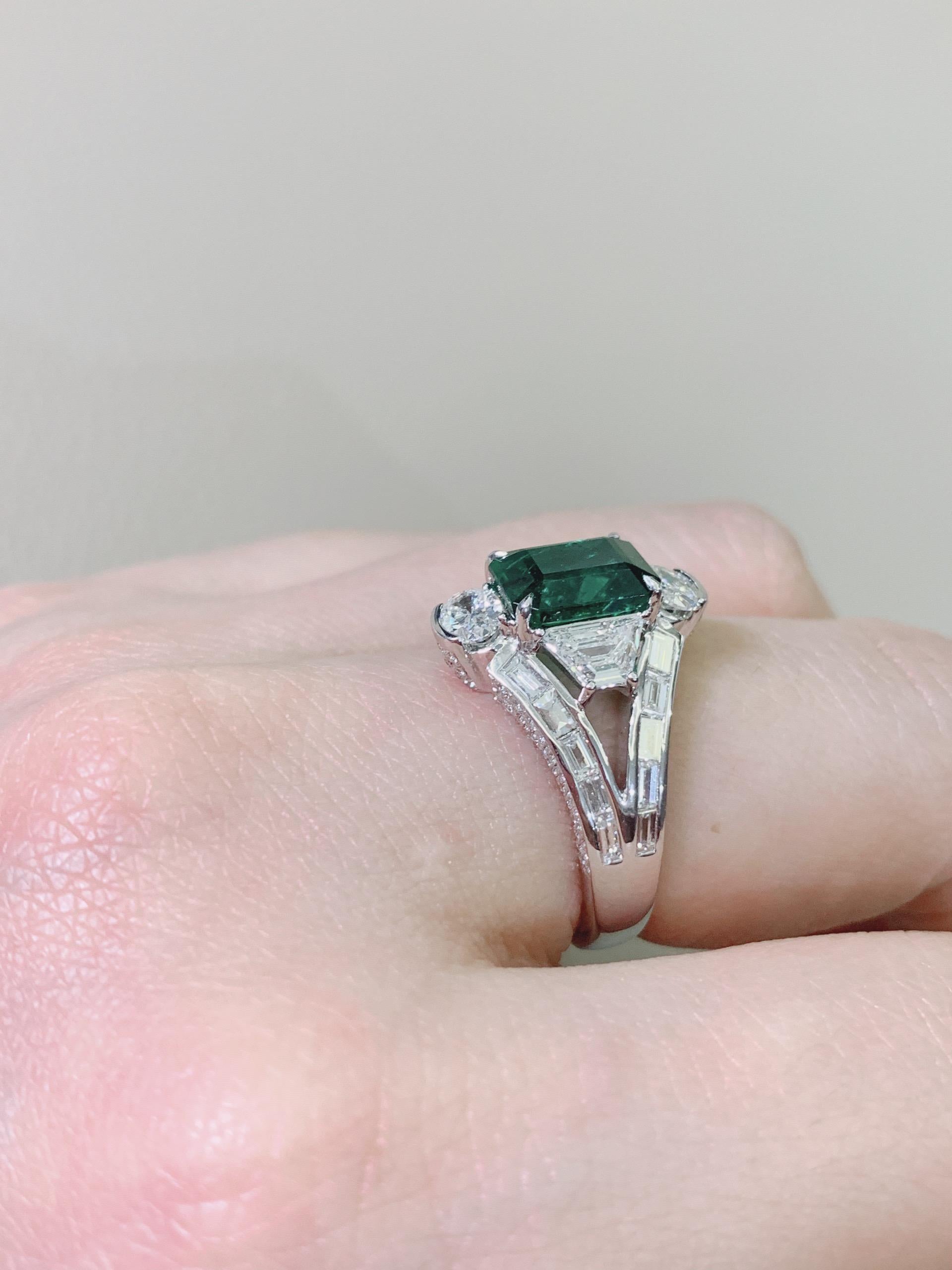 GIA Certified White Gold 2.44 Ct Zambian Natural Emerald Diamond Engagement Ring For Sale 2