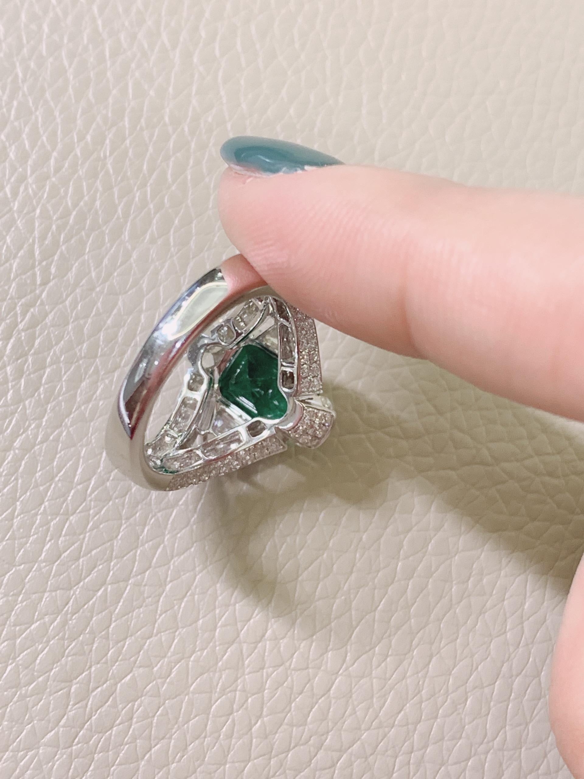 GIA Certified White Gold 2.44 Ct Zambian Natural Emerald Diamond Engagement Ring In New Condition For Sale In Tsim Sha Tsui, HK