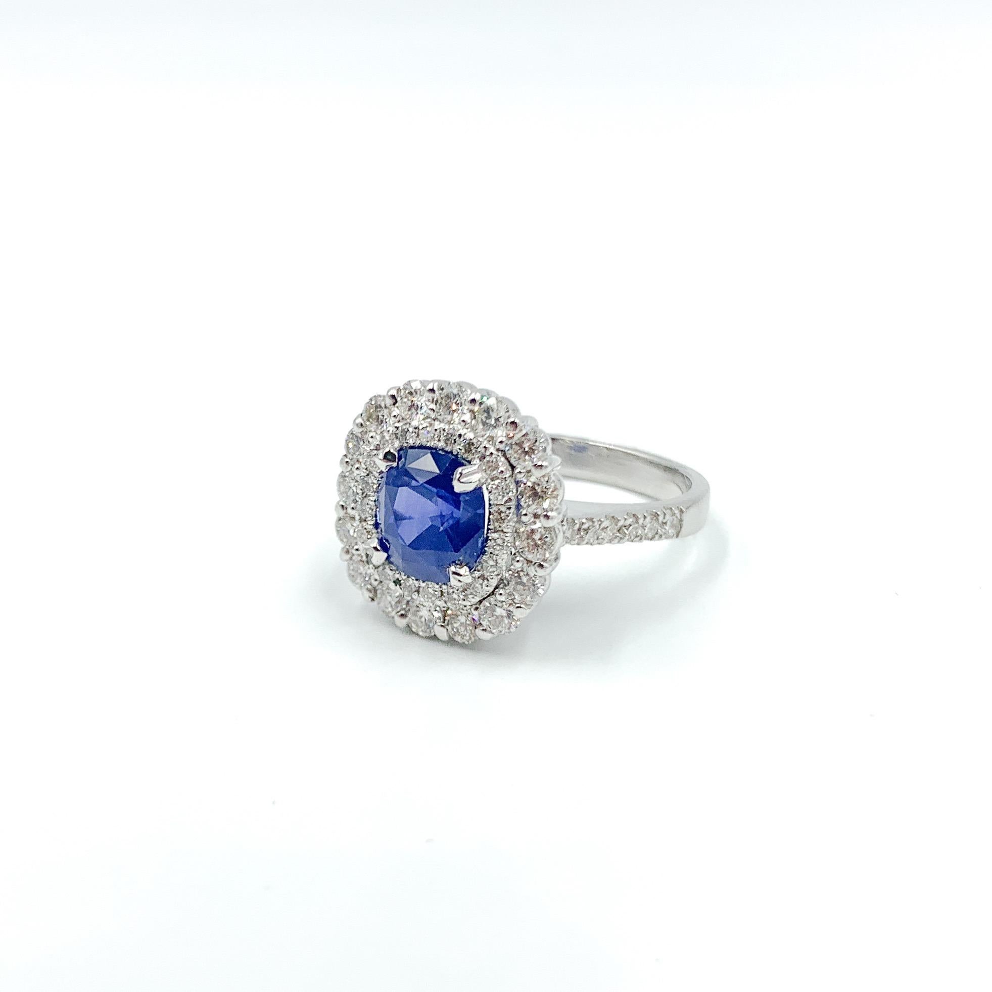 GIA Certified 2.440 Carat Sri Lankan Cornflower Blue Sapphire Ring In New Condition In Carlsbad, CA