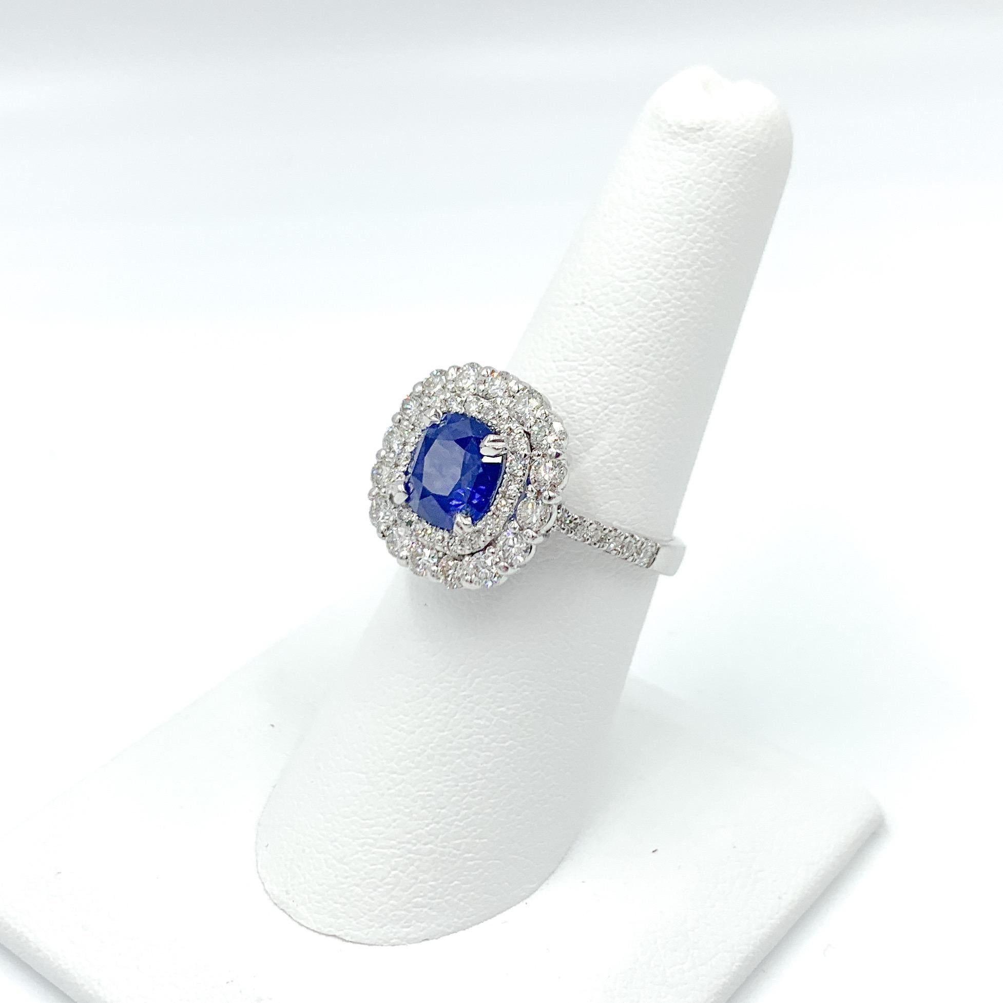 Women's GIA Certified 2.440 Carat Sri Lankan Cornflower Blue Sapphire Ring