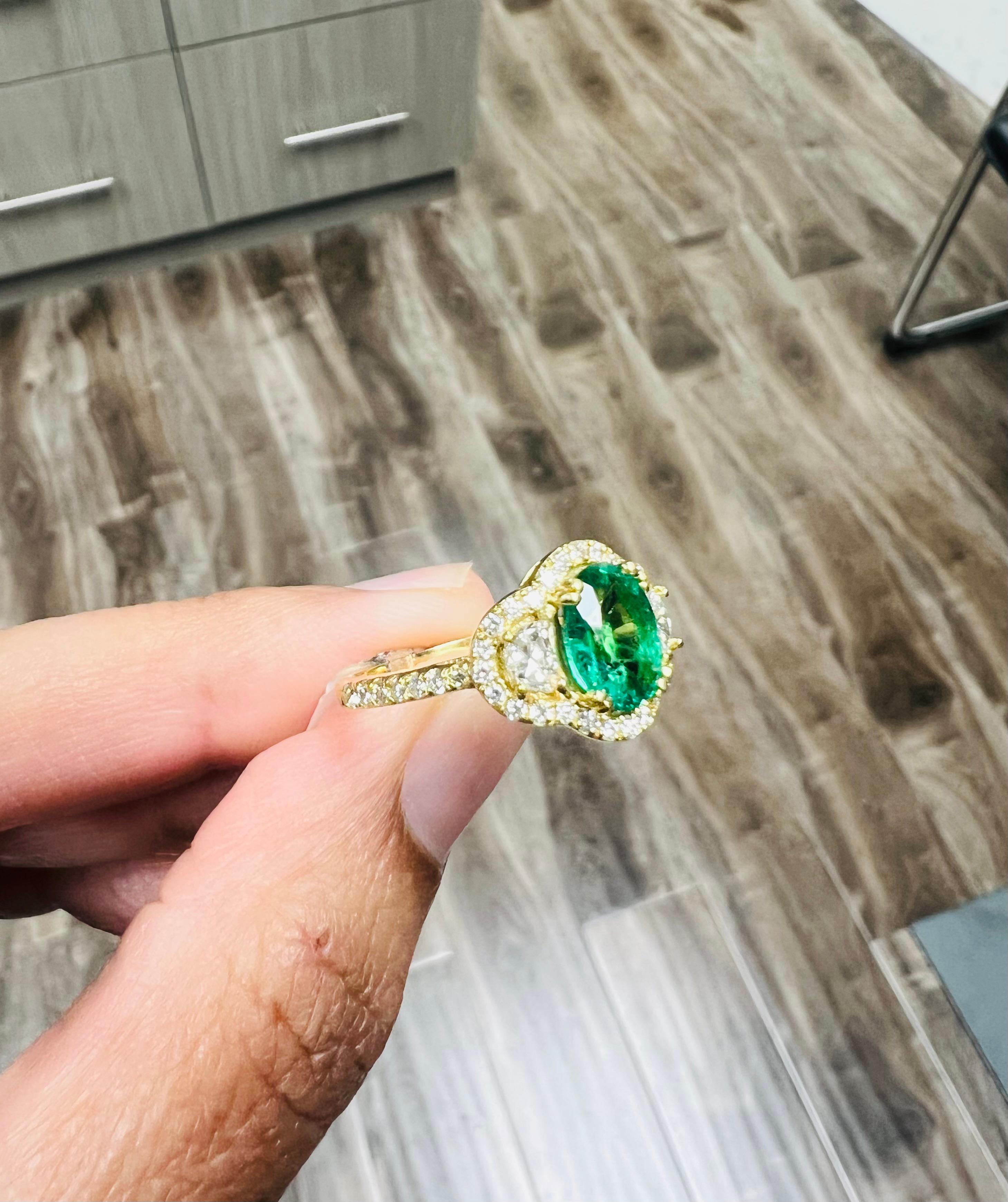GIA Certified 2.45 Carat Emerald Diamond 18 Karat Yellow Gold Three Stone Ring For Sale 2