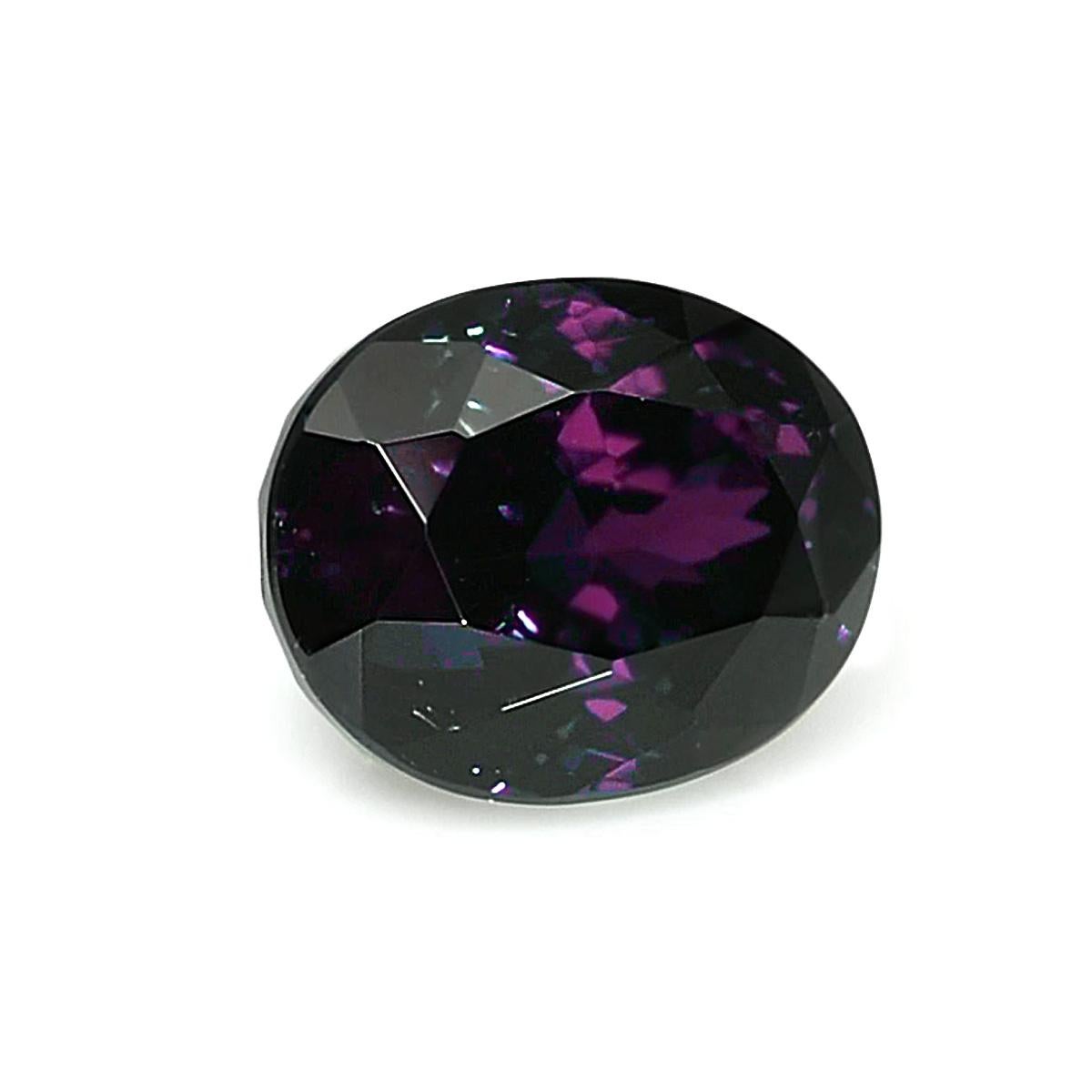Women's or Men's GIA Certified 2.45 Carats Color Change Garnet  For Sale