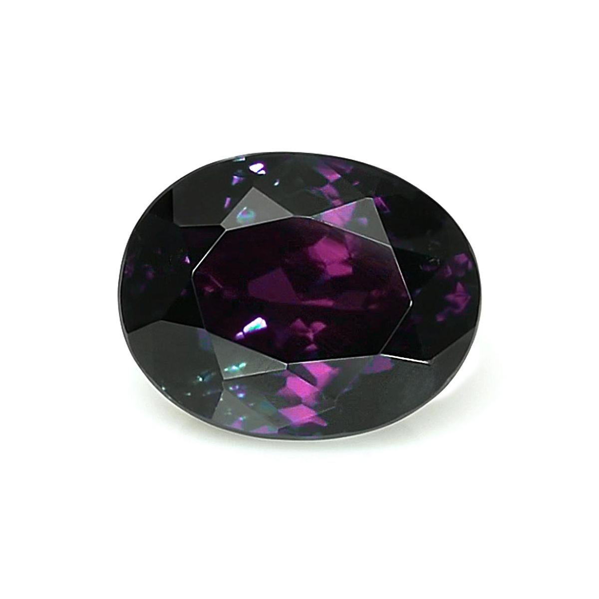 GIA Certified 2.45 Carats Color Change Garnet  For Sale 1