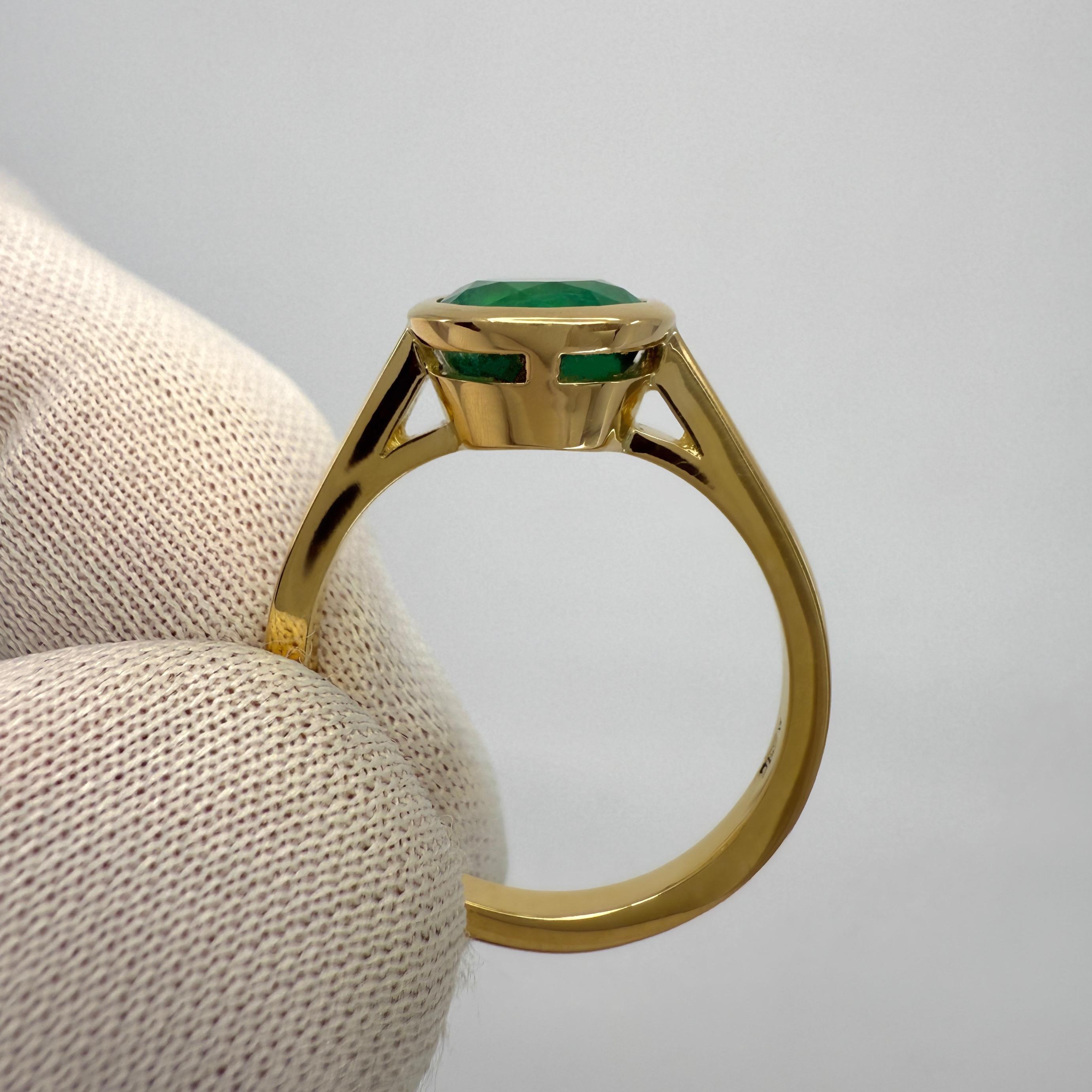 Esmeralda verde de 2,45 ct, certificada por el GIA, talla redonda, oro de 18 quilates, anillo con bisel y rublo en venta 1
