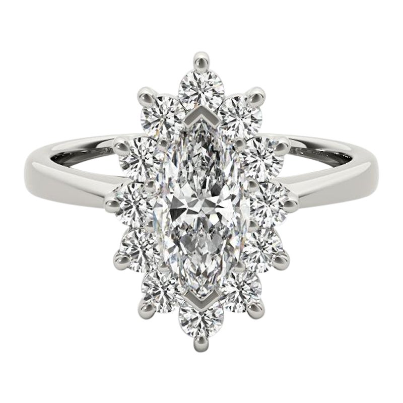 Anello con diamante Marquise Halo Anniversary in oro bianco 18 carati certificato GIA da 2,46 carati in vendita