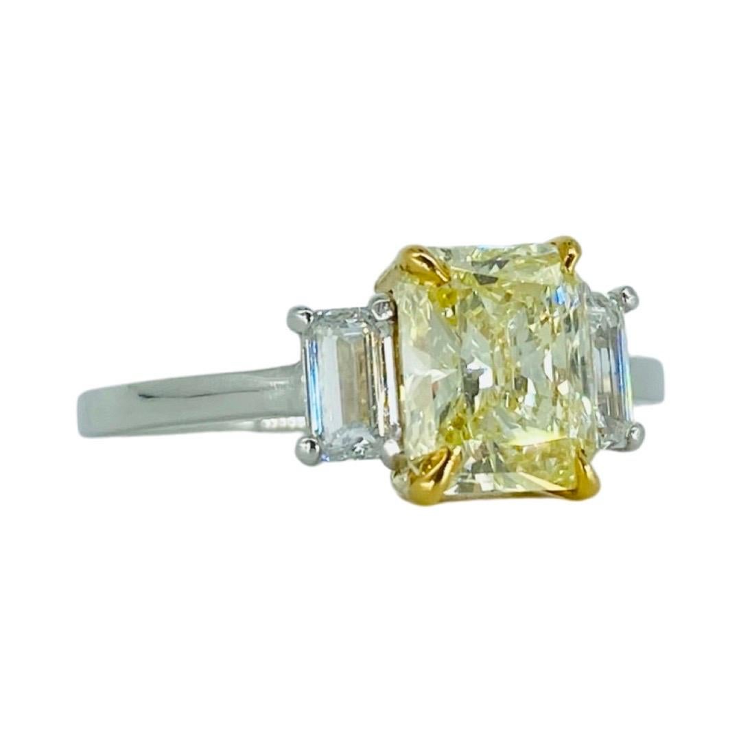 Platin-Verlobungsring, GIA-zertifizierter 2,46 Karat natürlicher gelber Fancy-Diamant (Brillantschliff) im Angebot