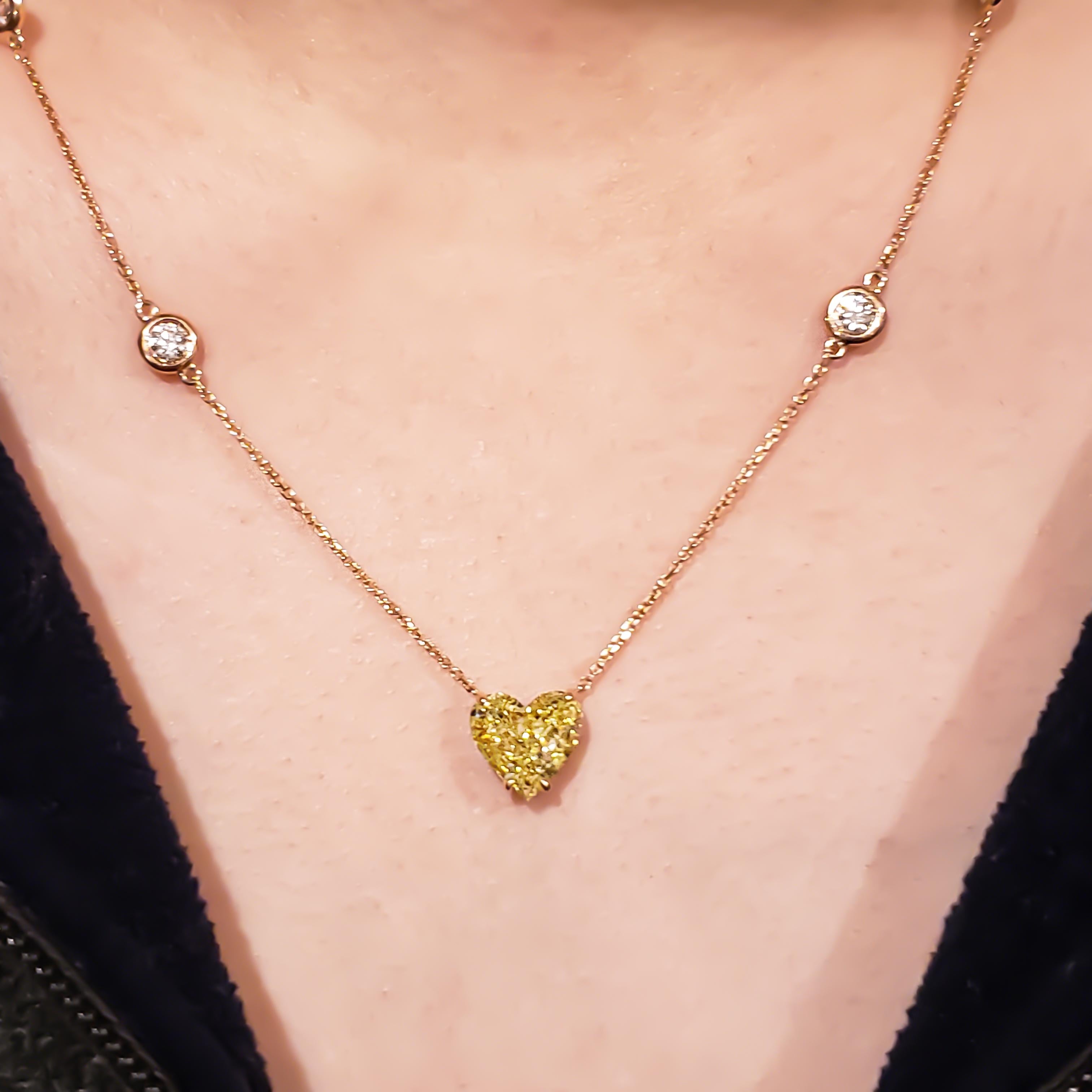 GIA Certified 2.47 Carat Heart Shape Intense Yellow Diamond Pendant Necklace In New Condition For Sale In New York, NY