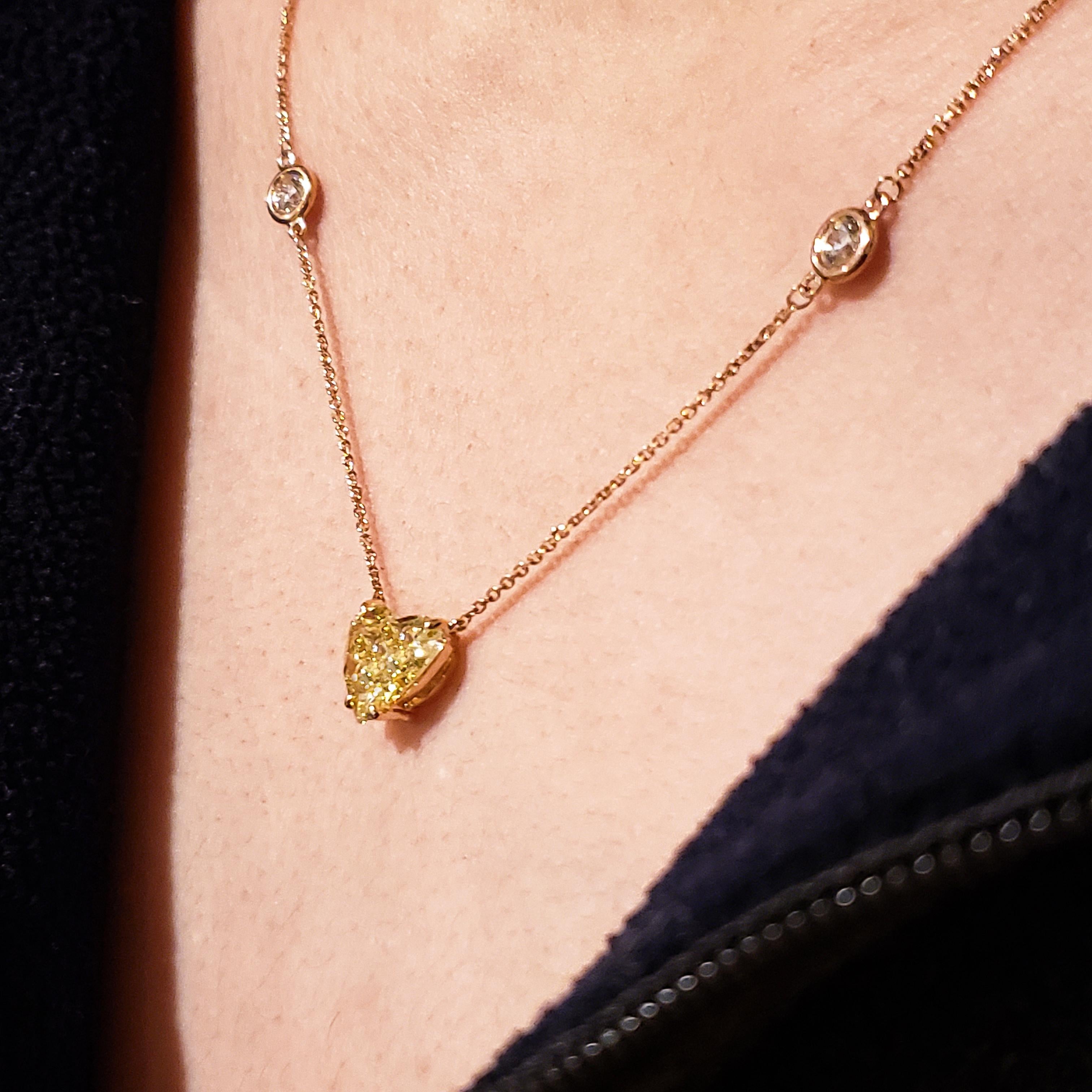 Women's or Men's GIA Certified 2.47 Carat Heart Shape Intense Yellow Diamond Pendant Necklace For Sale