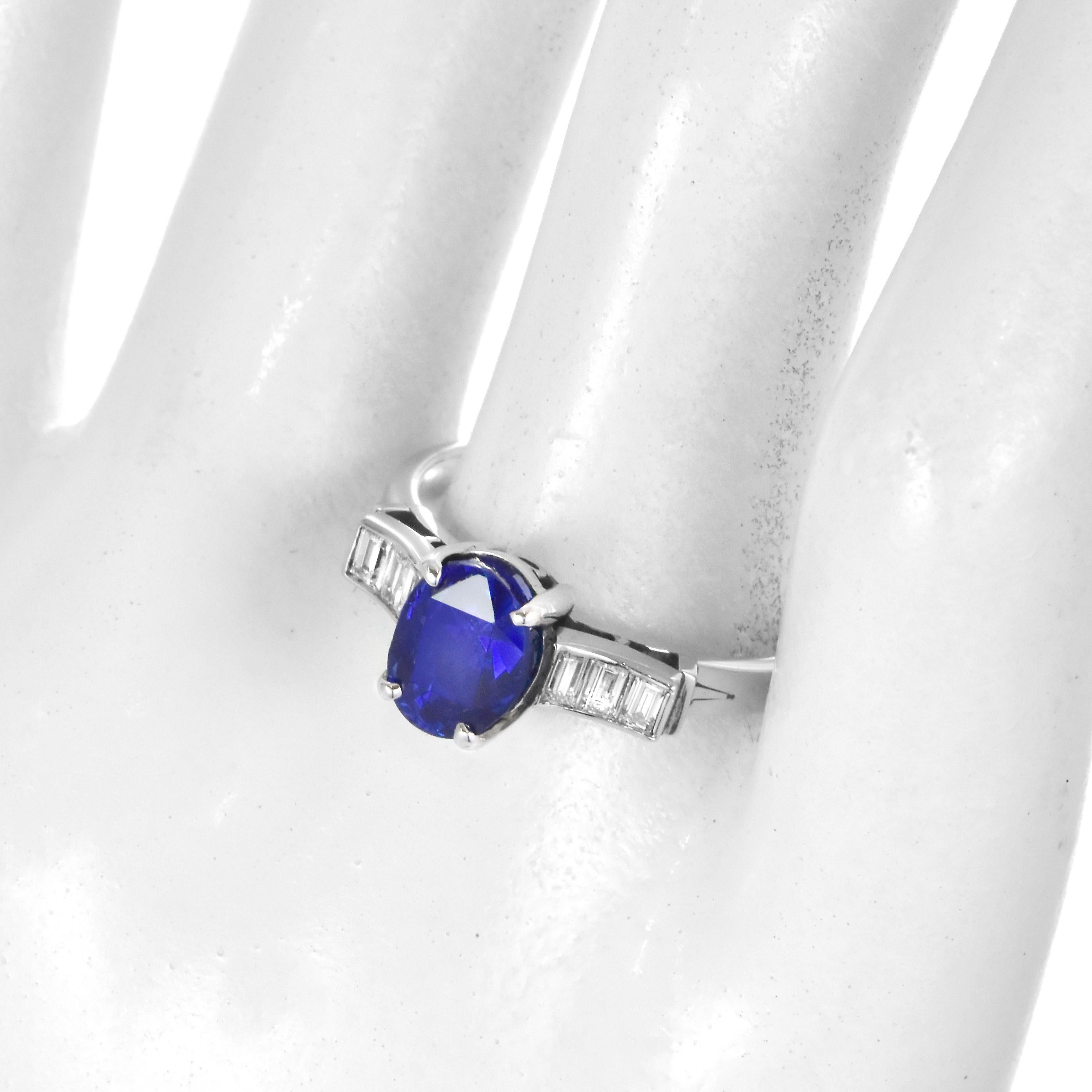 Bague en platine avec saphir de Ceylan naturel non chauffé de 2,48 carats certifié par le GIA en vente 7