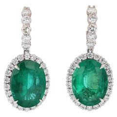 Orecchini con smeraldo verde colombiano ovale e diamanti certificati GIA da 24,88 carati