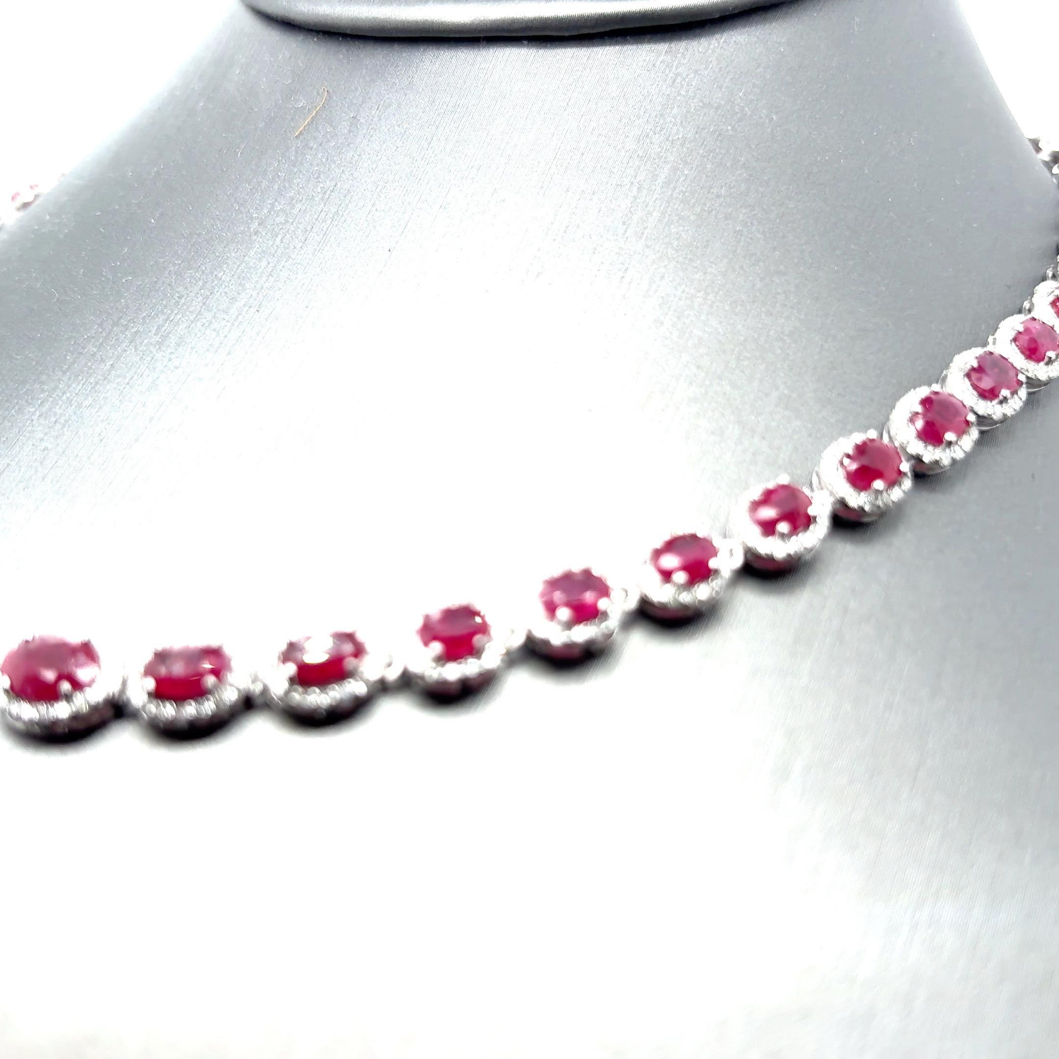 Collana di diamanti con rubino birmano da 24,9 carati certificata GIA in vendita 4