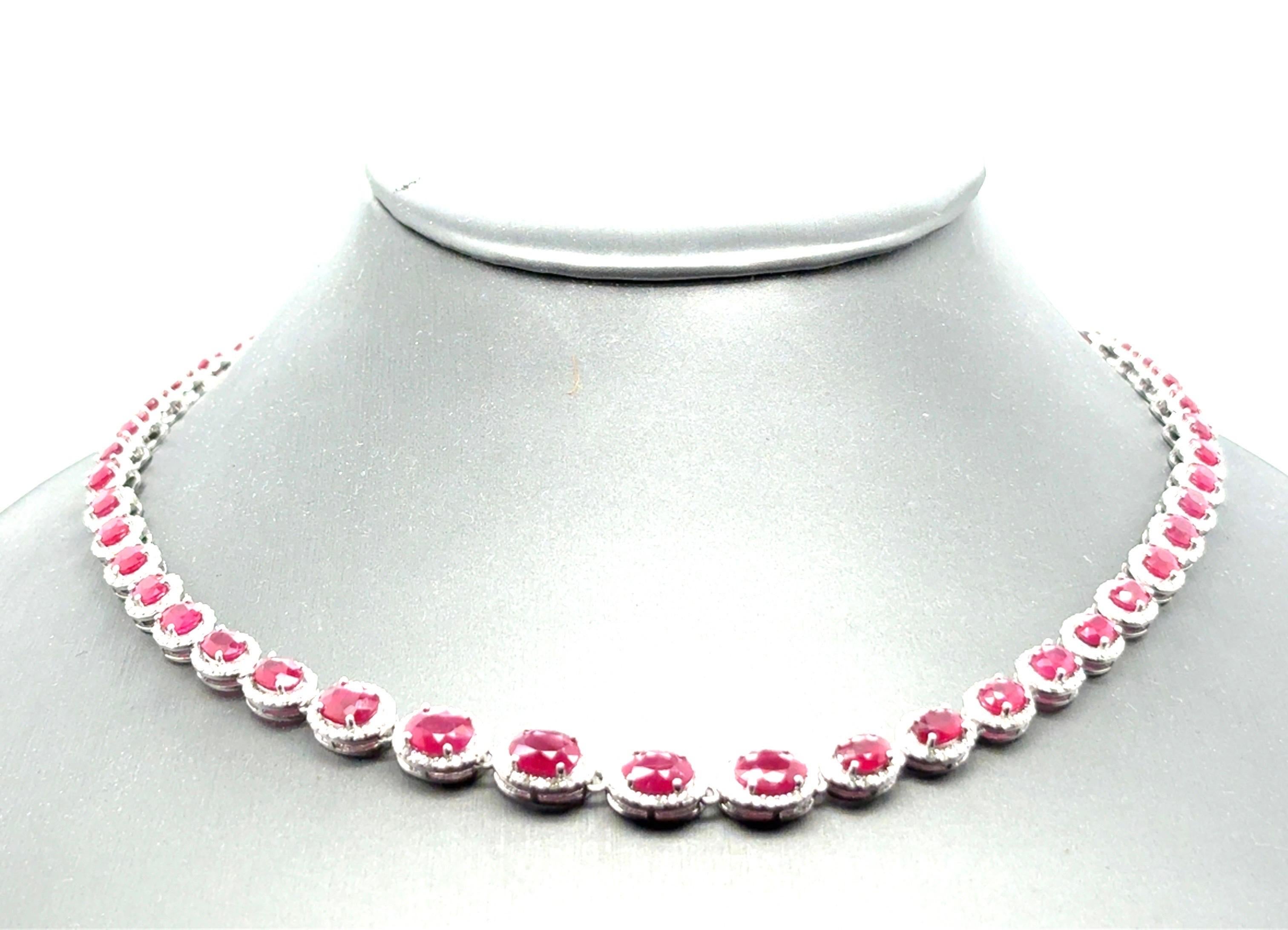 Collana di diamanti con rubino birmano da 24,9 carati certificata GIA in vendita 5