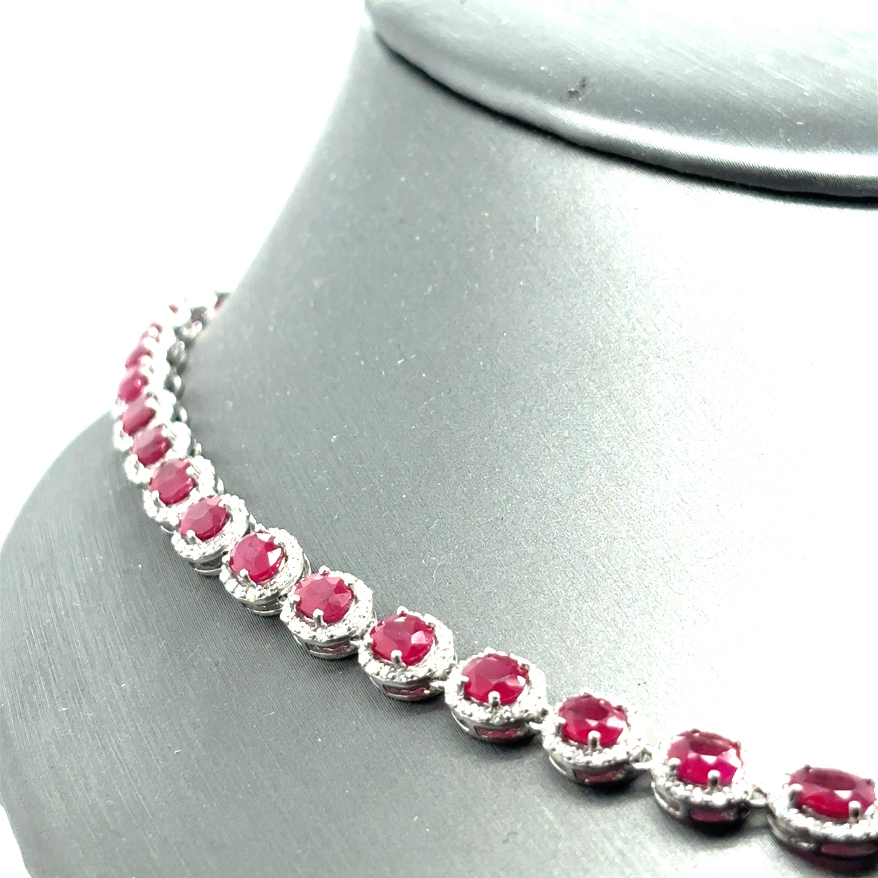 Collana di diamanti con rubino birmano da 24,9 carati certificata GIA in vendita 3