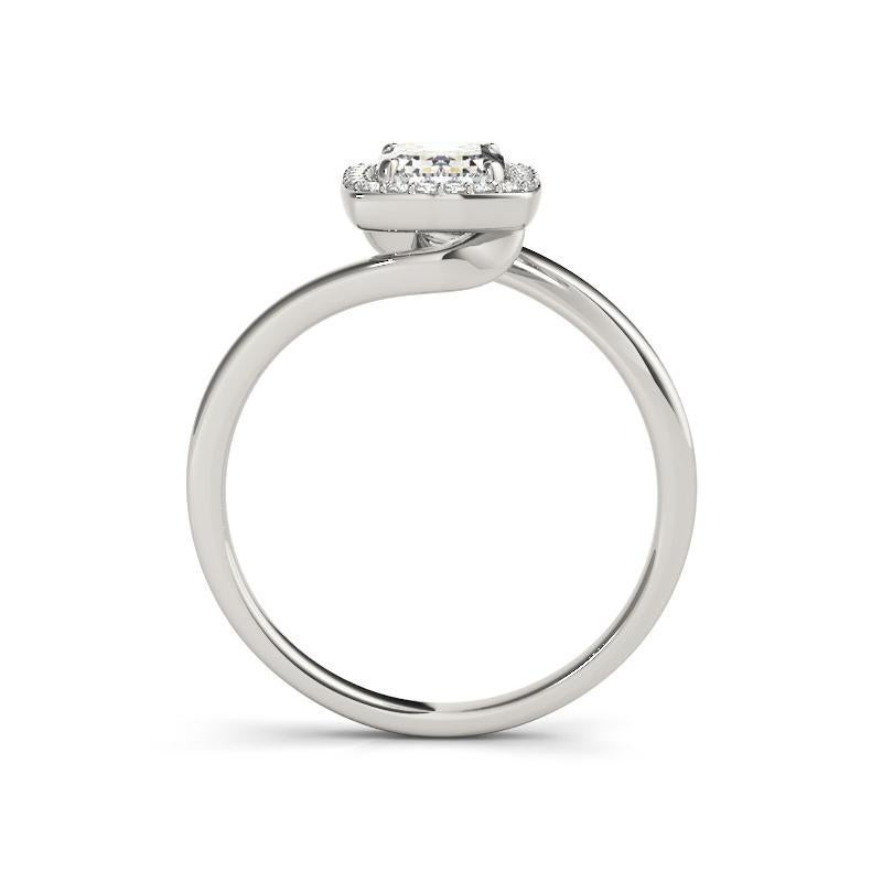 GIA Certified 2.5 Carat Emerald Halo Curved Bypass Diamond Ring In New Condition For Sale In New York, NY