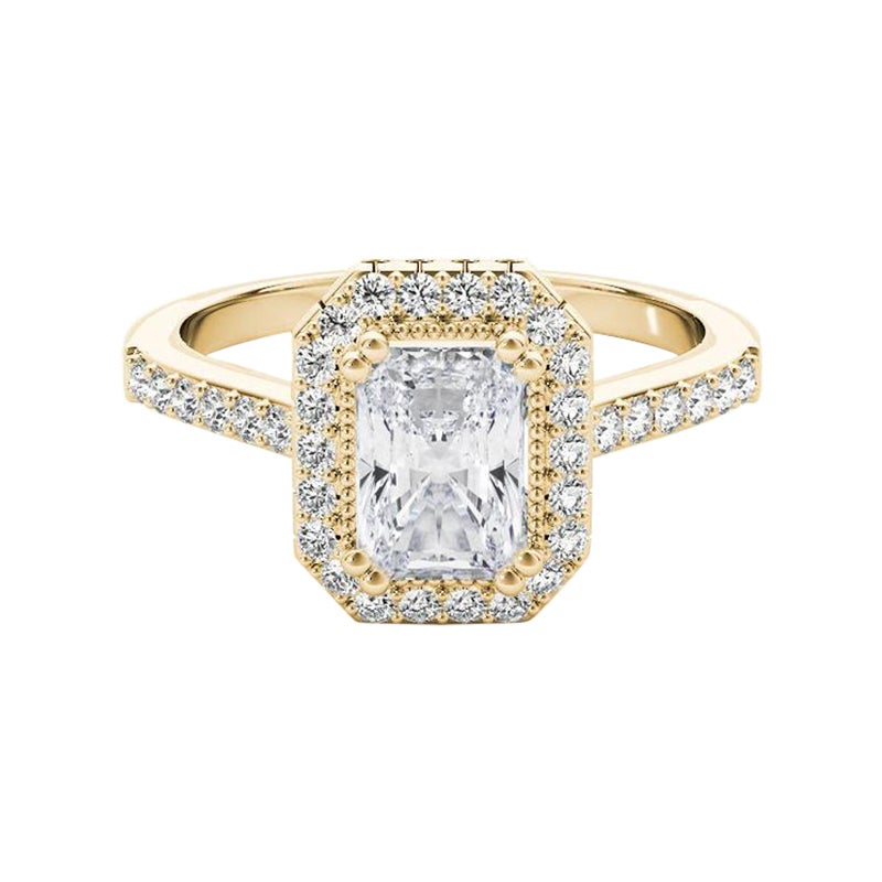 Bague en or jaune 18 carats certifiée GIA et ornée d'un halo de diamants rayonnants de 2,5 carats
