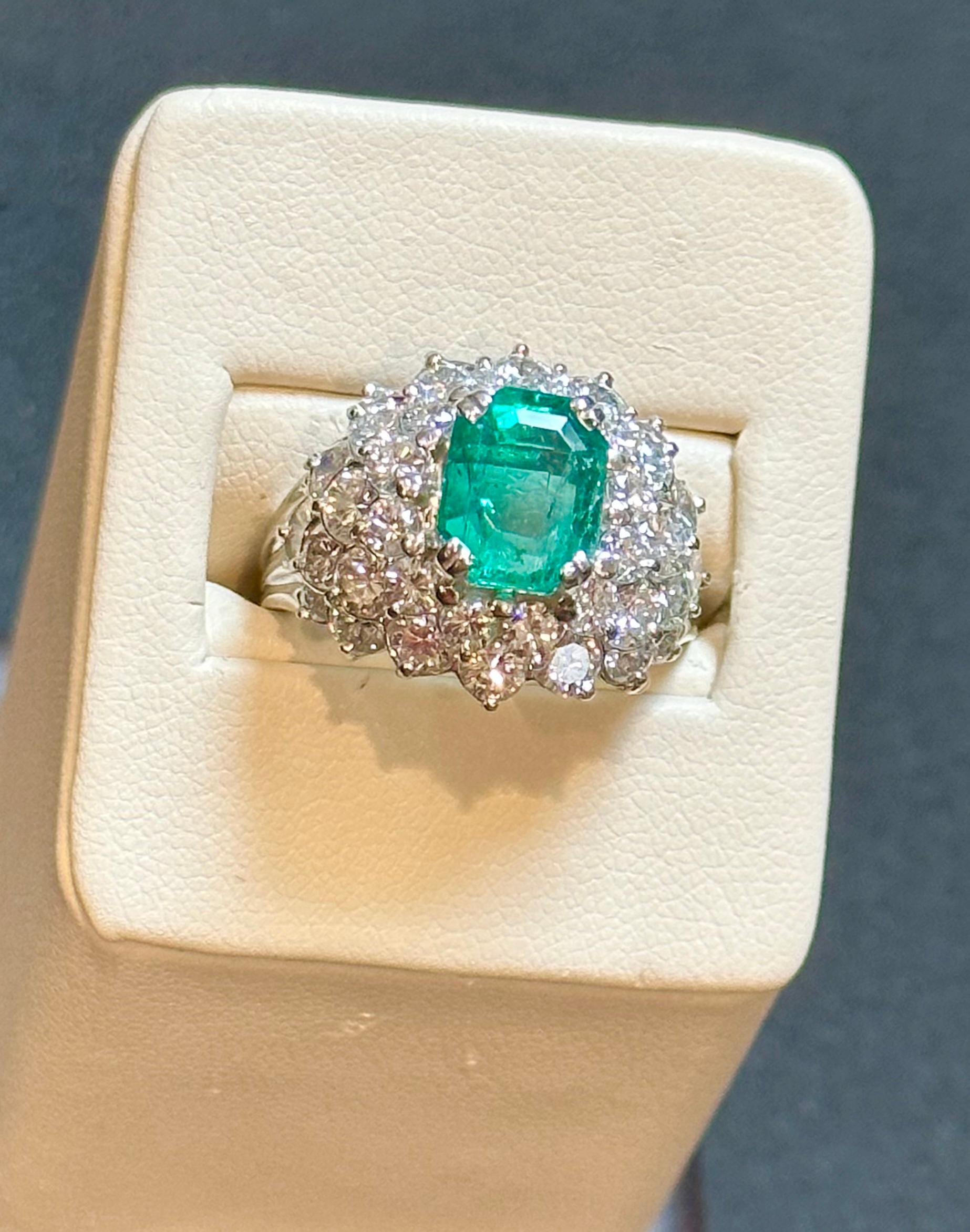 Women's GIA Certified 2.5ct Emerald Cut Colombian Emerald Diamond Ring 18kt White Gold For Sale