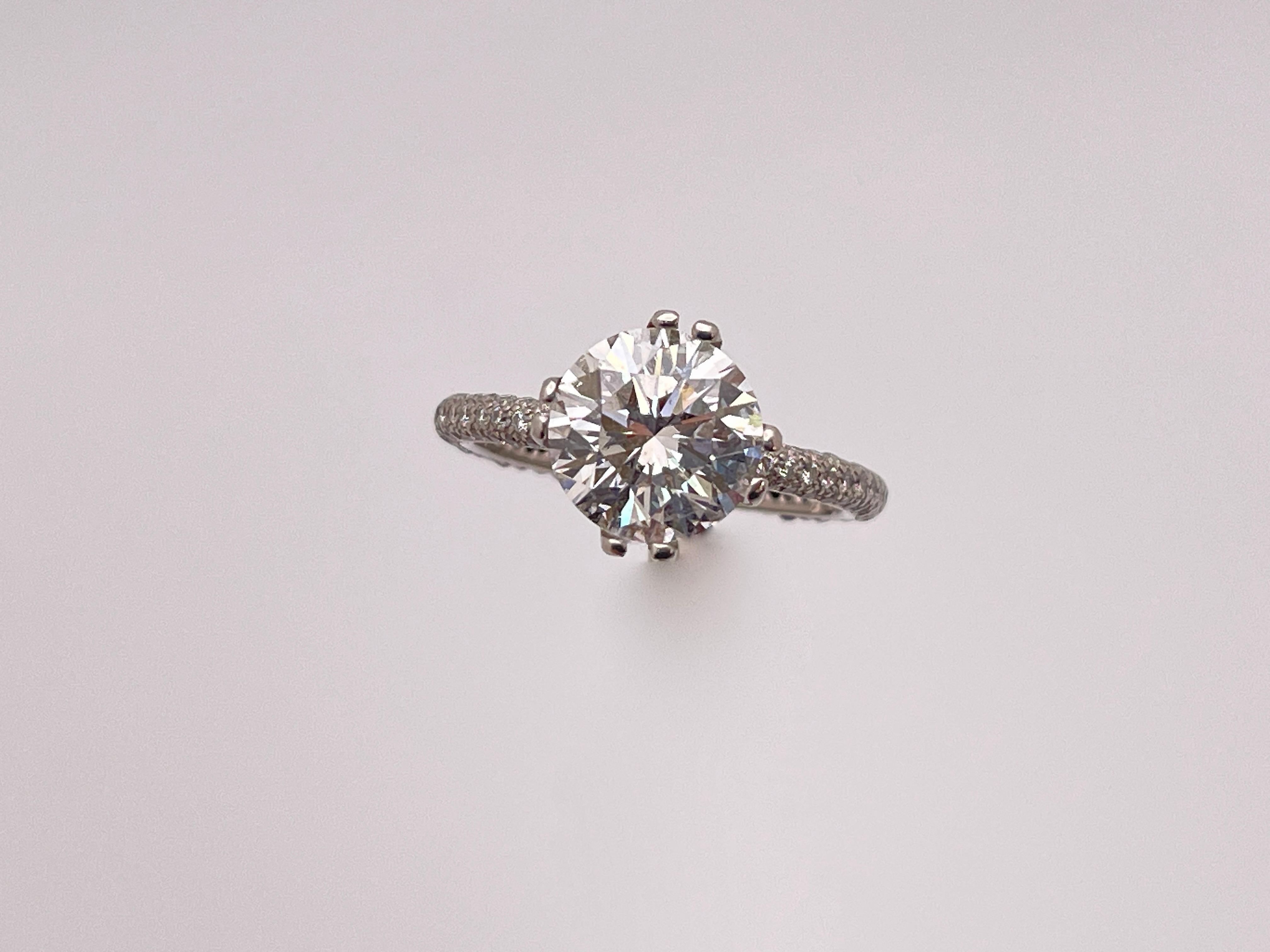 Women's or Men's GIA Certified 2.50 Carat Diamond Platinum Engagement Ring For Sale
