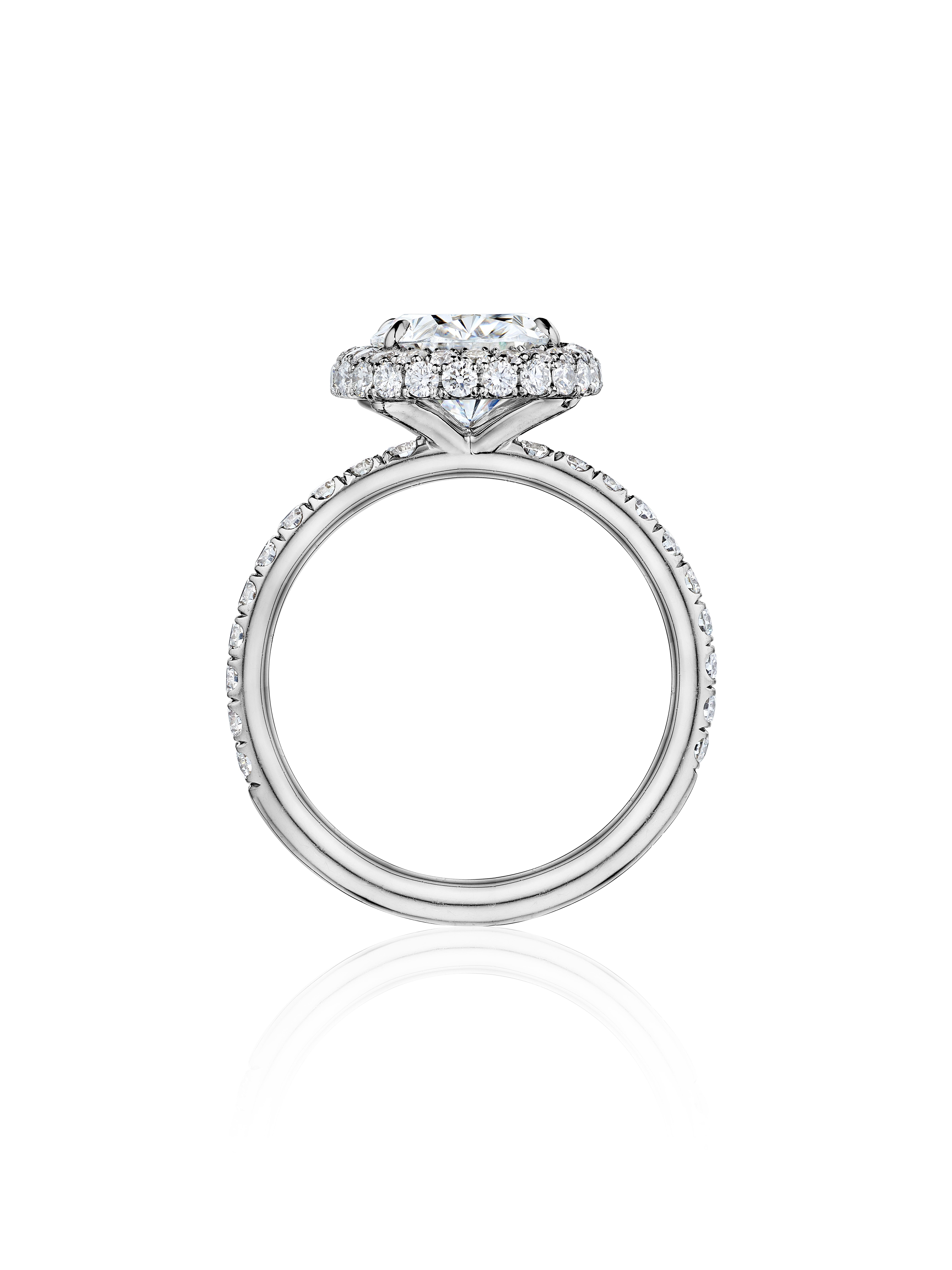 Modern GIA Certified 2.50 Carat E SI1 Oval Diamond Engagement Ring 