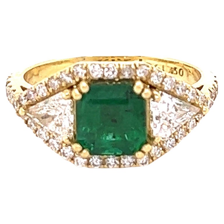 GIA Certified 2.50 Carat Emerald and Diamond 18 Karat Yellow Gold Bridal Ring For Sale