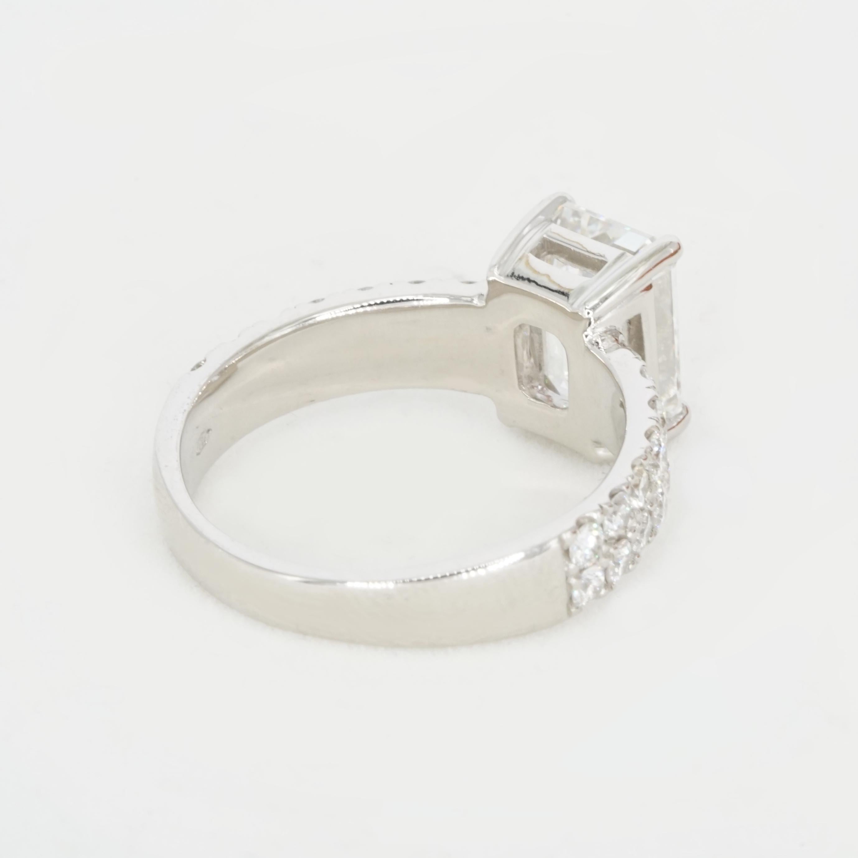 Contemporary GIA Certified 2.50 Carat Emerald Cut 18K White Gold Diamond Ring For Sale