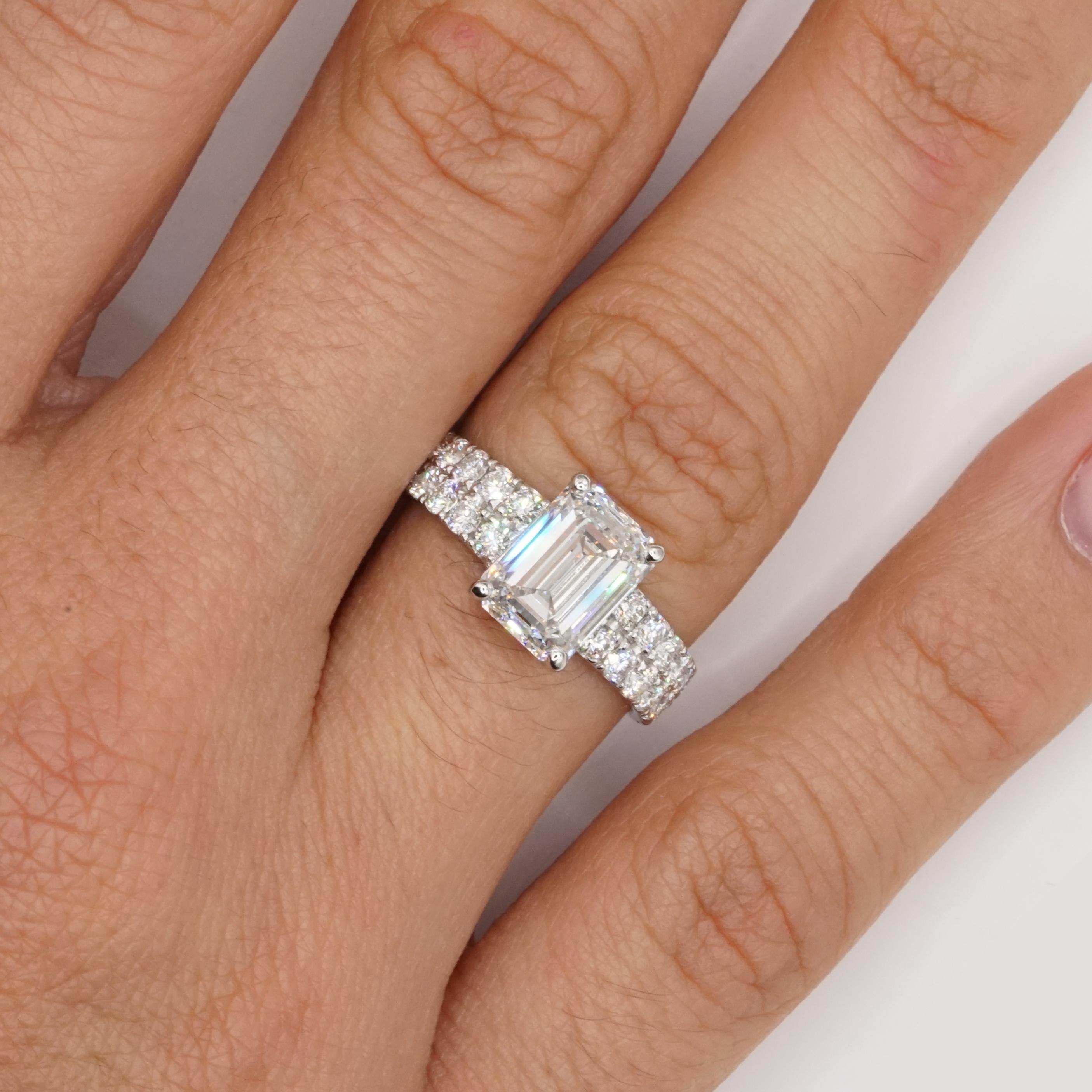 Women's GIA Certified 2.50 Carat Emerald Cut 18K White Gold Diamond Ring For Sale