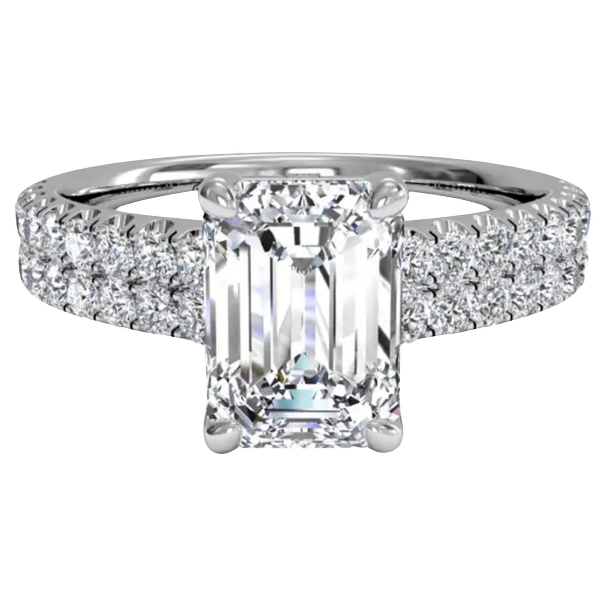 Anillo de diamantes de platino talla esmeralda de 2.50 quilates certificado por el GIA