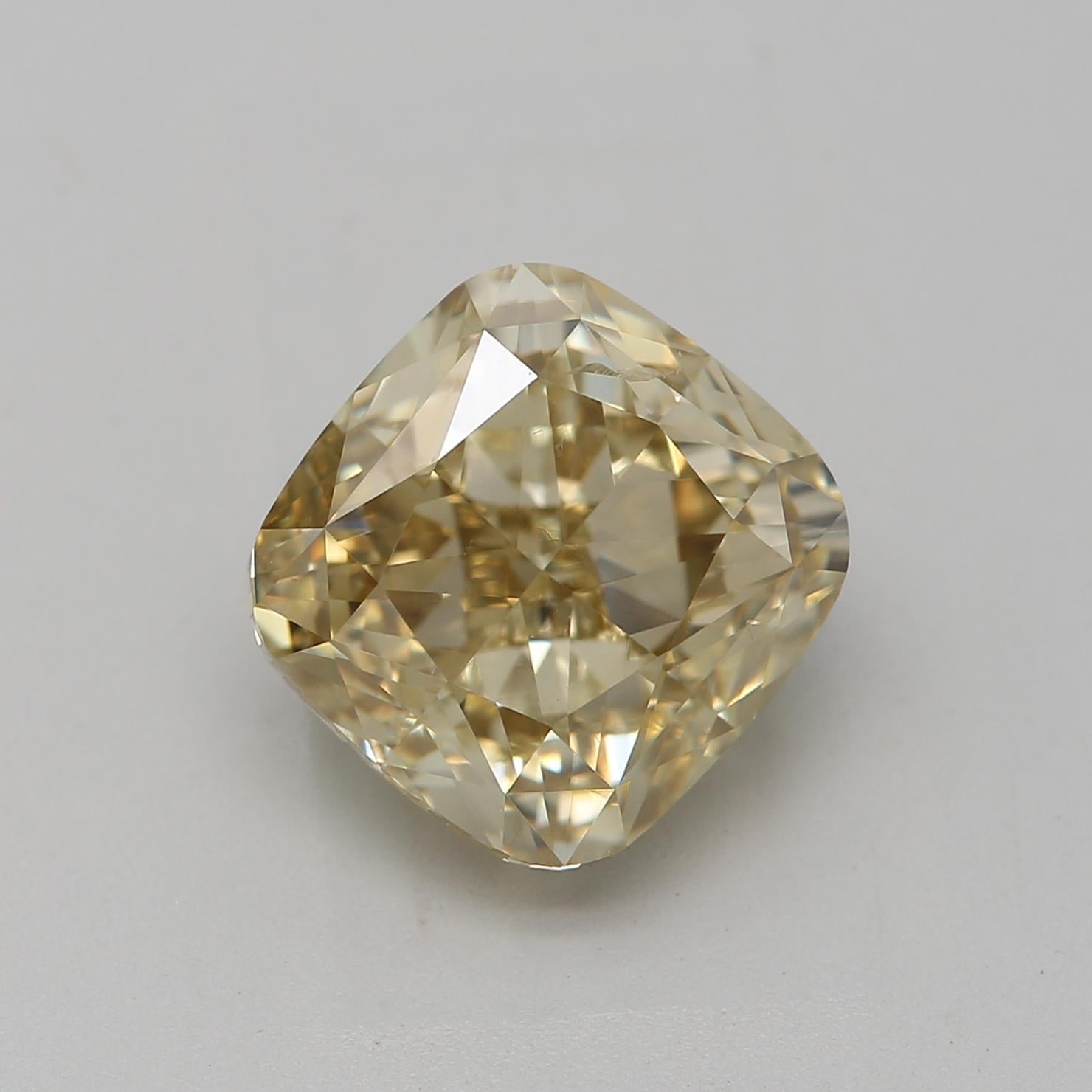 Certificat : GIA 
Numéro de rapport : 5433235231
Forme et coupe : Coussin
Poids en carats : 2.50 carat
Dimensions : 7,31 x 7,11 x 4,89 mm
Qualité de la couleur : Jaune verdâtre brunâtre de fantaisie 

CARACTÉRISTIQUES DU DIAMANT :

Ce diamant Fancy