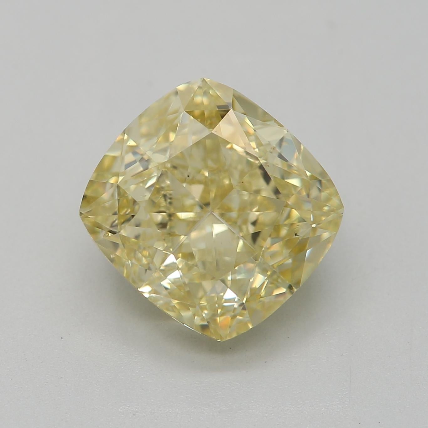 Certificado: GIA 
Número de informe: 6471020124
Forma y corte: Cojín
Peso en quilates: 2,50 quilates
Medidas: 4,52 x 4,11 x 2,89 mm
Grado de Color: Amarillo verdoso parduzco fantasía

CARACTERÍSTICAS DEL DIAMANTE:

Este diamante Fancy Brownish