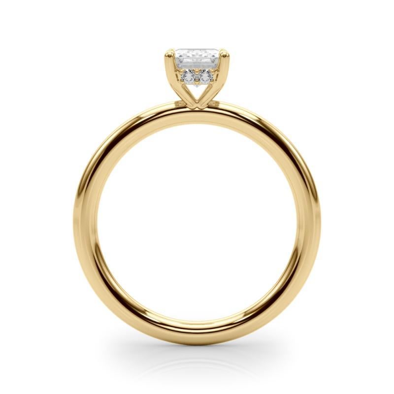 GIA Certified 2,50 Carat Hidden Halo Radiant Anello con diamanti in oro giallo 18K In condizioni Nuovo in vendita a New York, NY