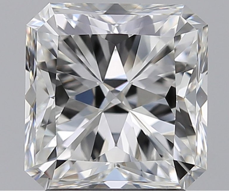 Modern GIA Certified 2.50 Carat Radiant Cut Diamond Platinum Ring For Sale