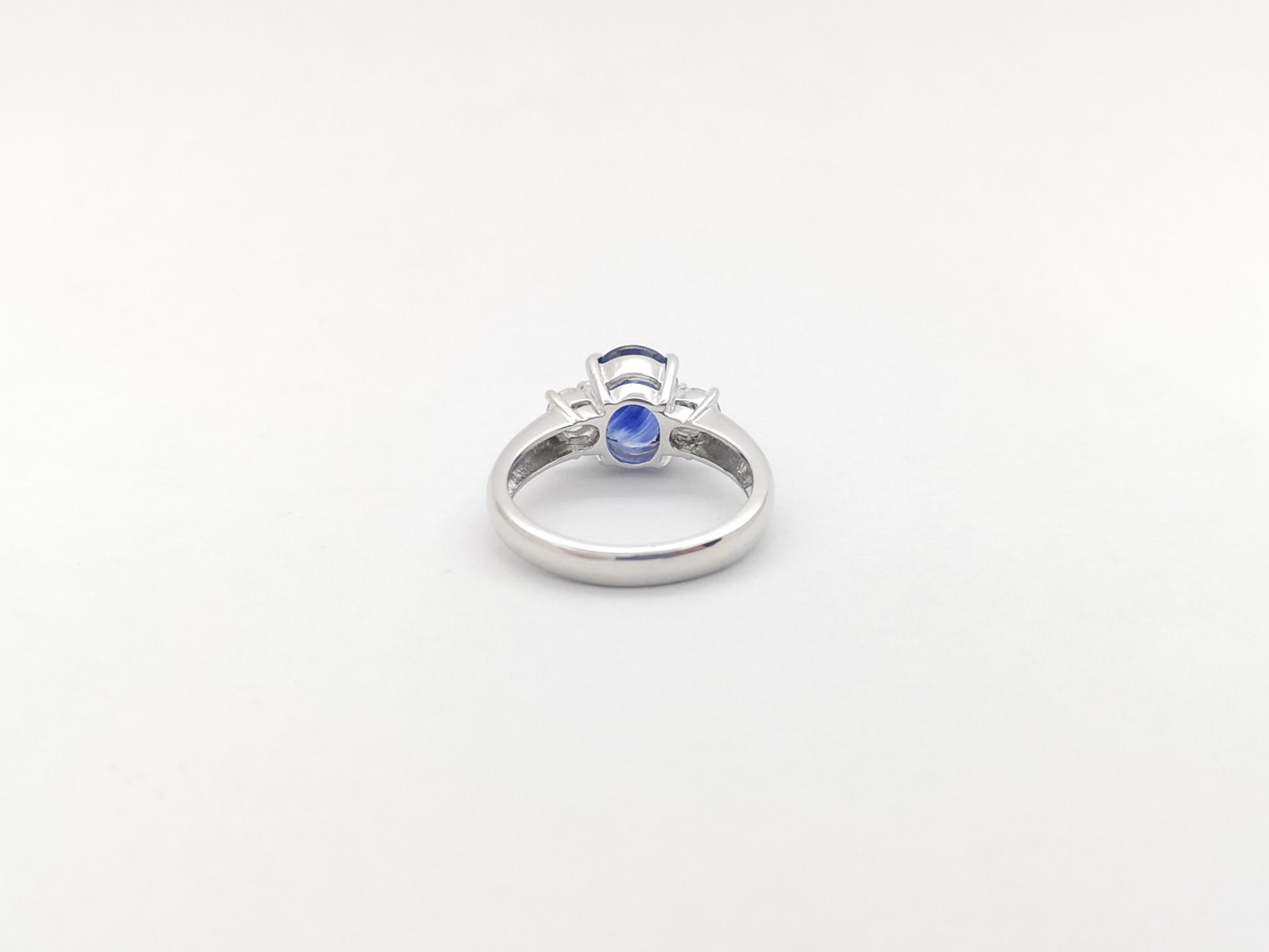 GIA Certified 2.50 cts Blue Sapphire with Diamond Ring set in Platinum 950  For Sale 5