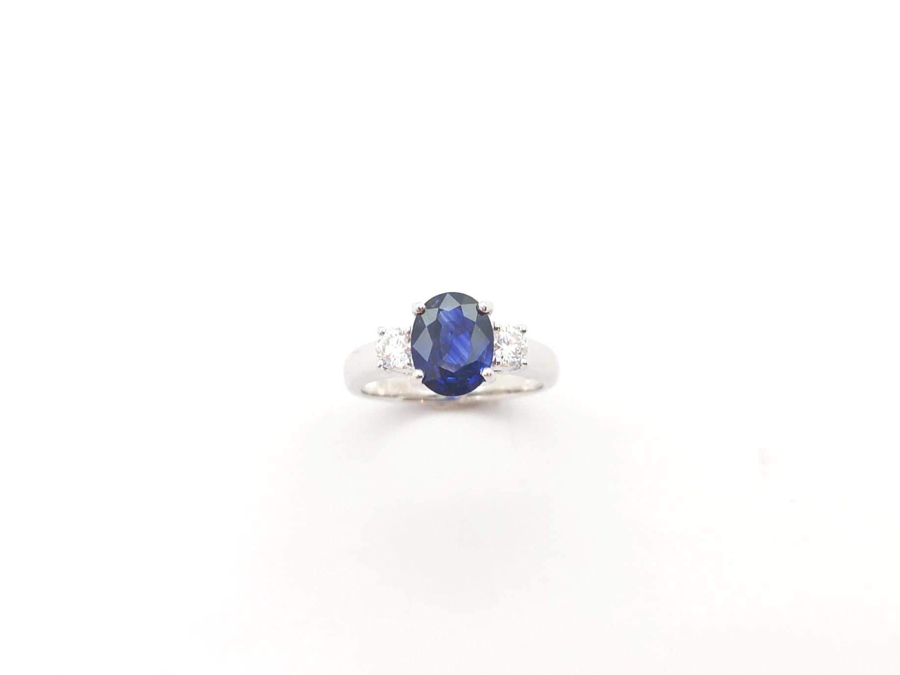 GIA Certified 2.50 cts Blue Sapphire with Diamond Ring set in Platinum 950  For Sale 6