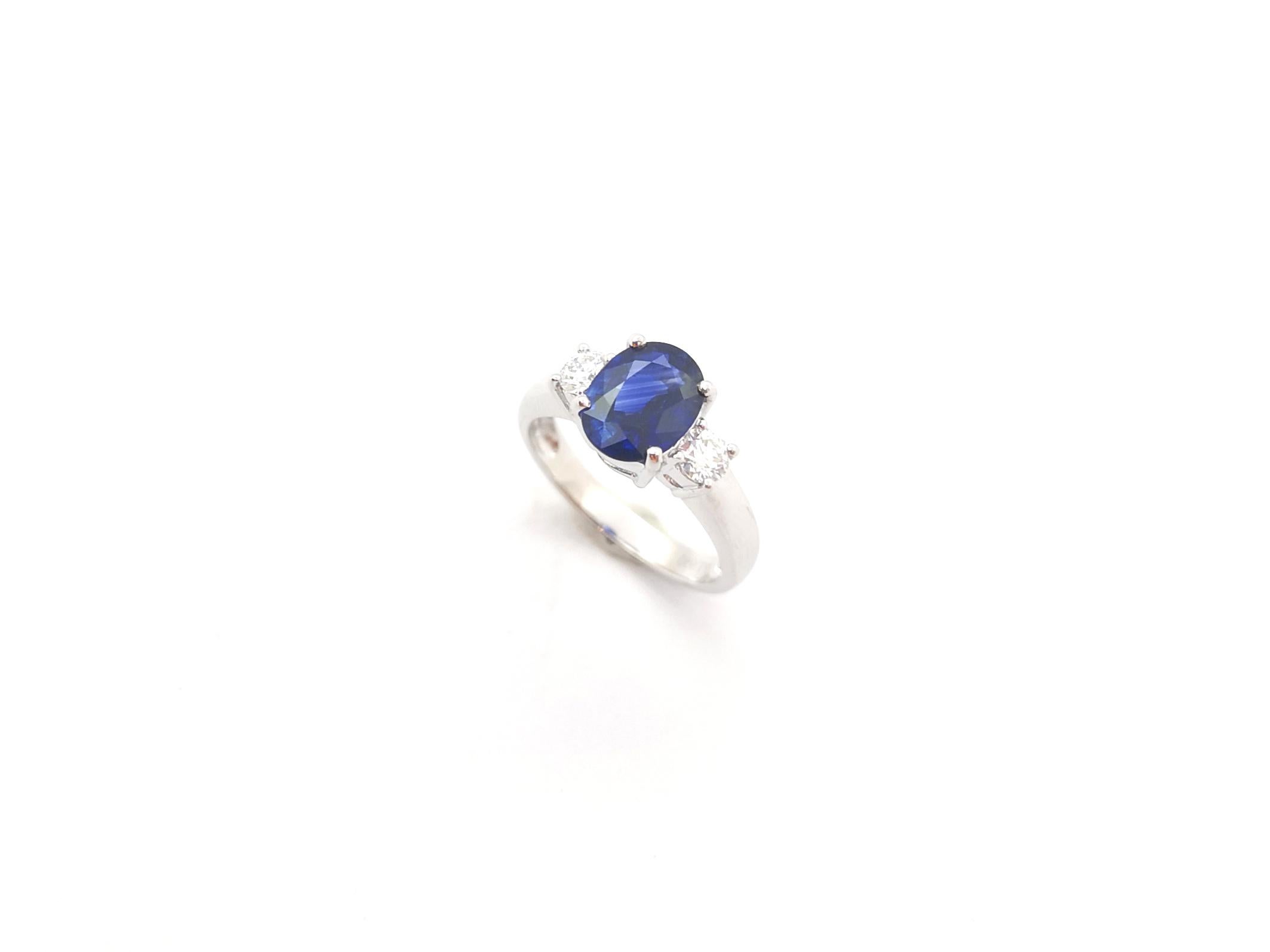 Bague en platine 950 sertie d'un saphir bleu certifié GIA de 2,50 carats et de diamants  en vente 11