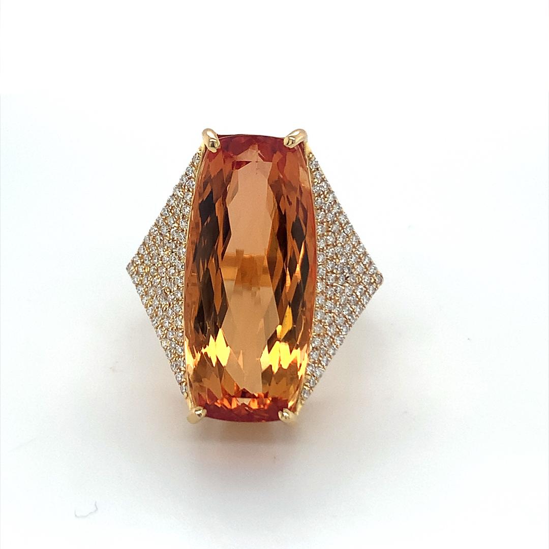 Taille coussin Bague en diamants et topaze impériale certifiée GIA de 25,01 carats en vente