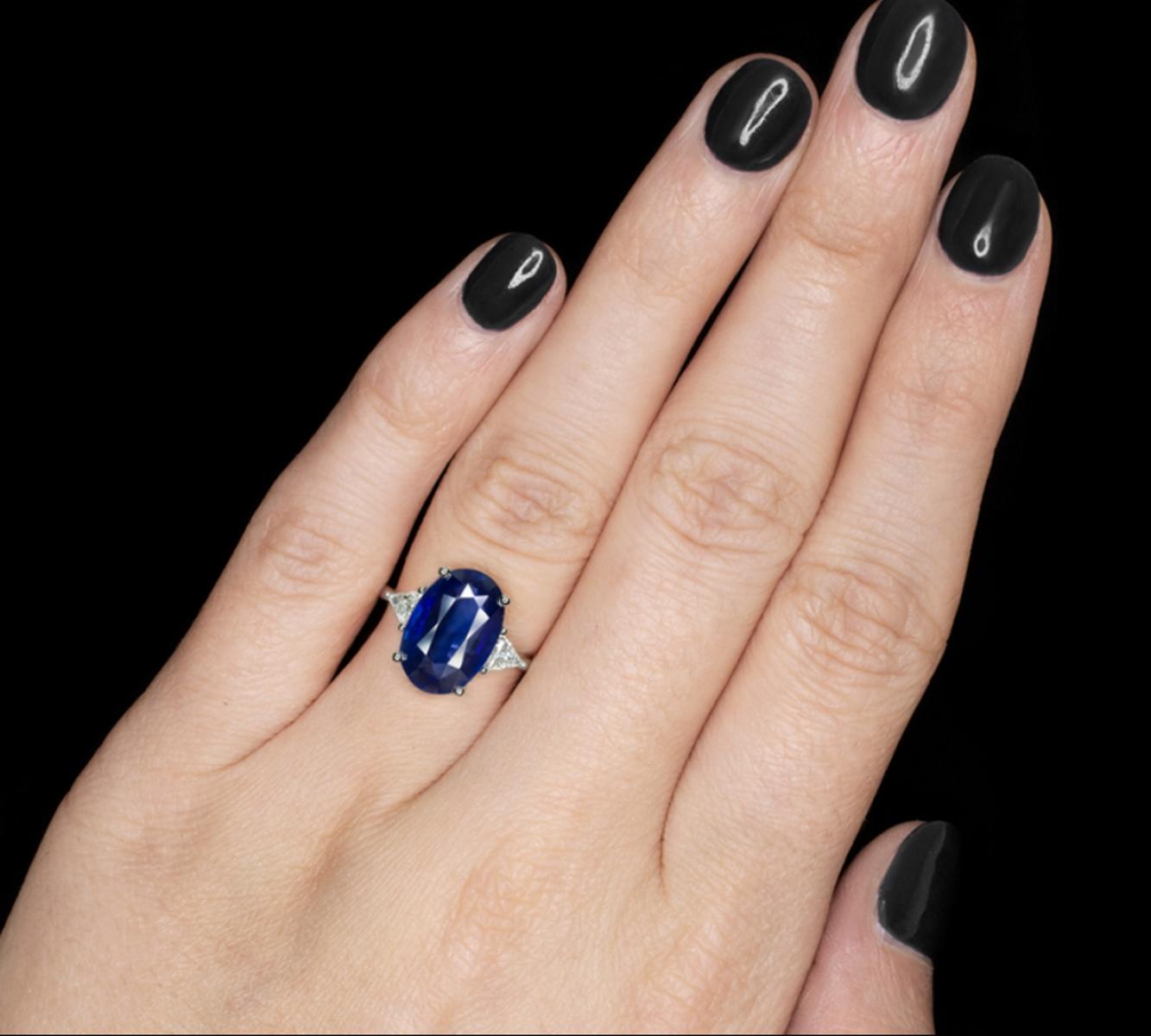 Sophisticated sapphire Untreated Royal Blue Sapphire, a Natural Wonder from Ceylon (Sri Lanka):

Geographic Origin: Ceylon (Sri Lanka), renowned for its exceptional gemstones.
Treatments: No Treatments (Unheated/Untreated), preserving its natural