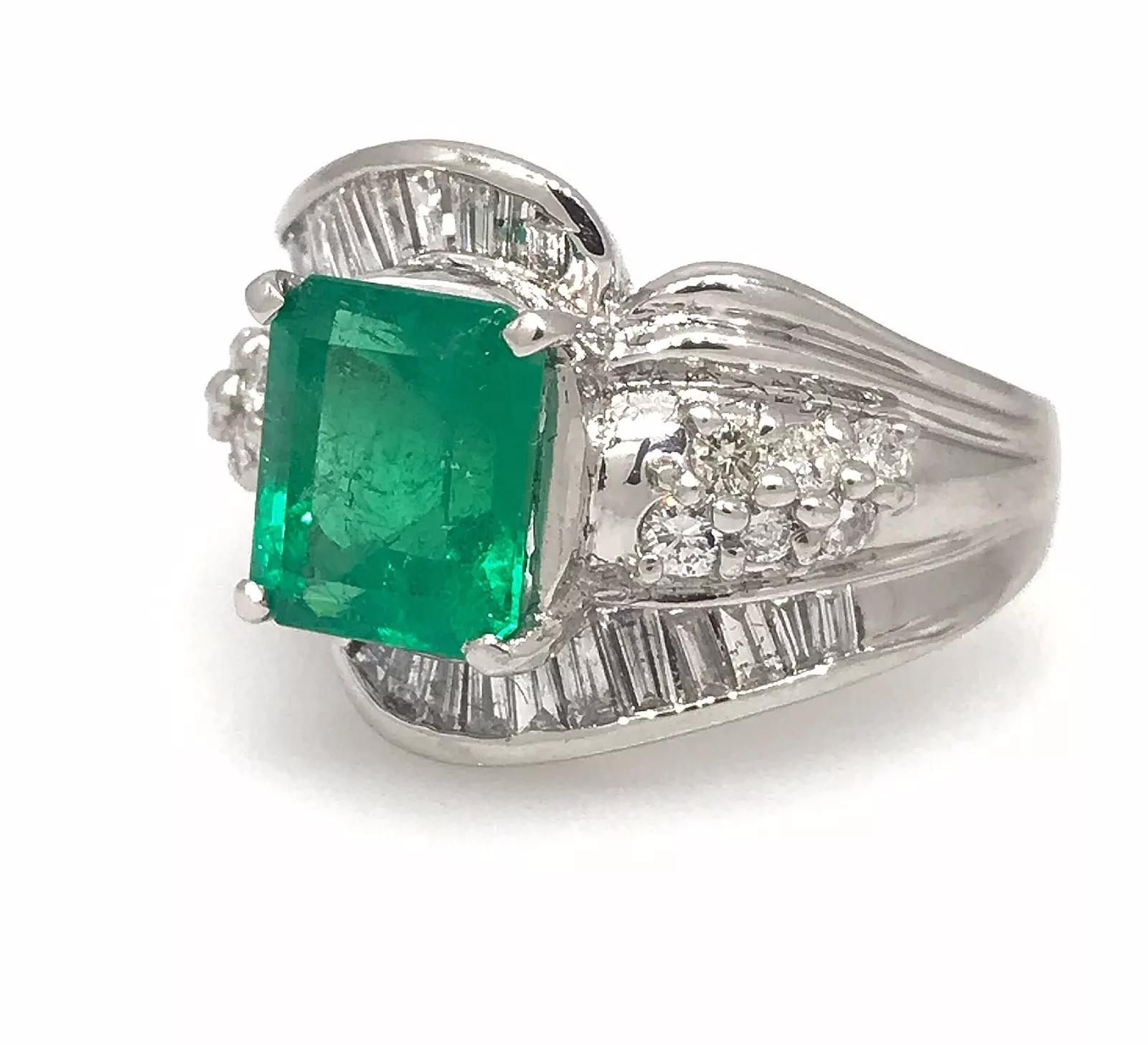 Anillo de Esmeralda Colombiana y Diamante en Platino de 2.52 quilates certificado por GIA en Excelente estado para la venta en La Jolla, CA