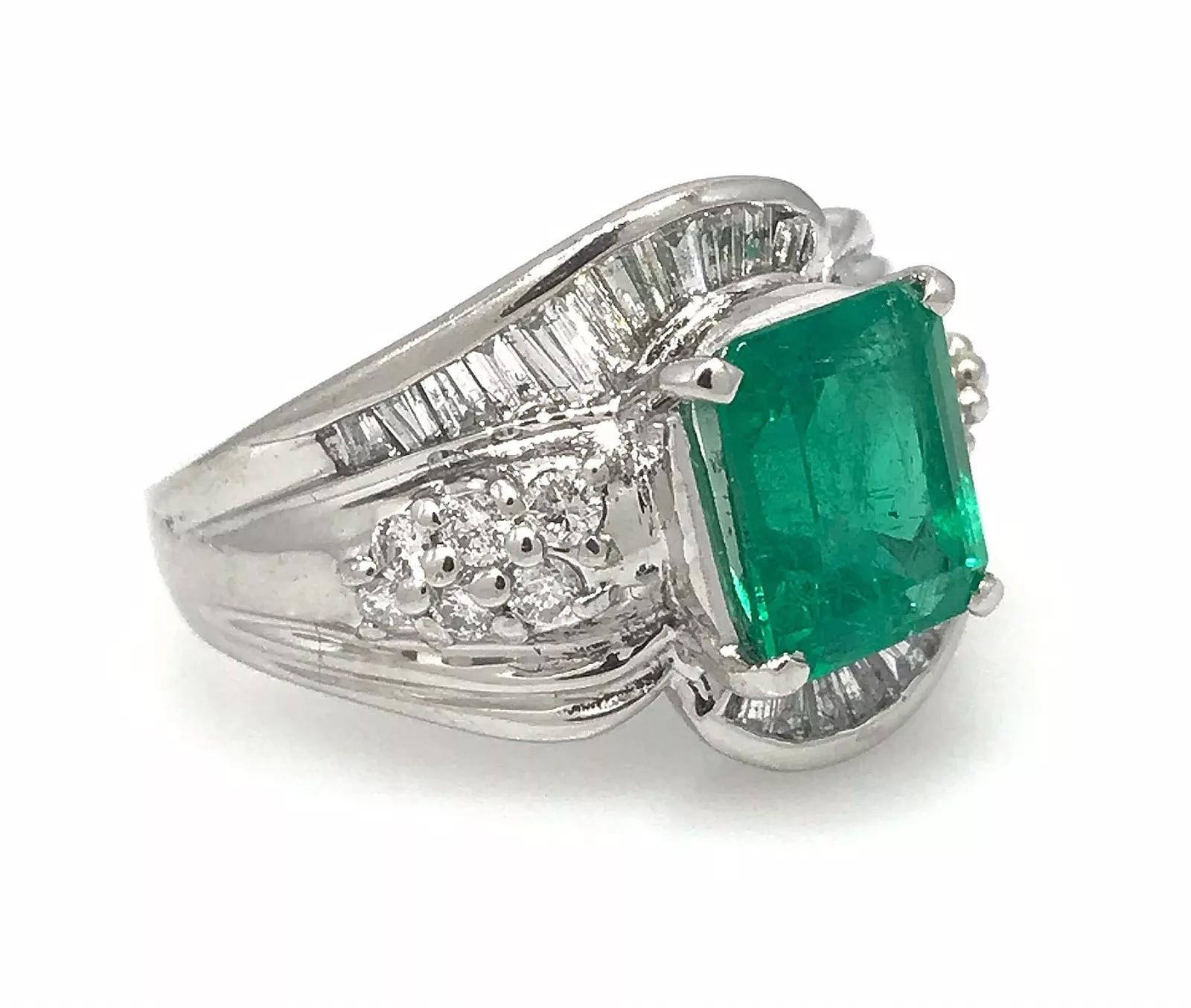 Anillo de Esmeralda Colombiana y Diamante en Platino de 2.52 quilates certificado por GIA en venta 1