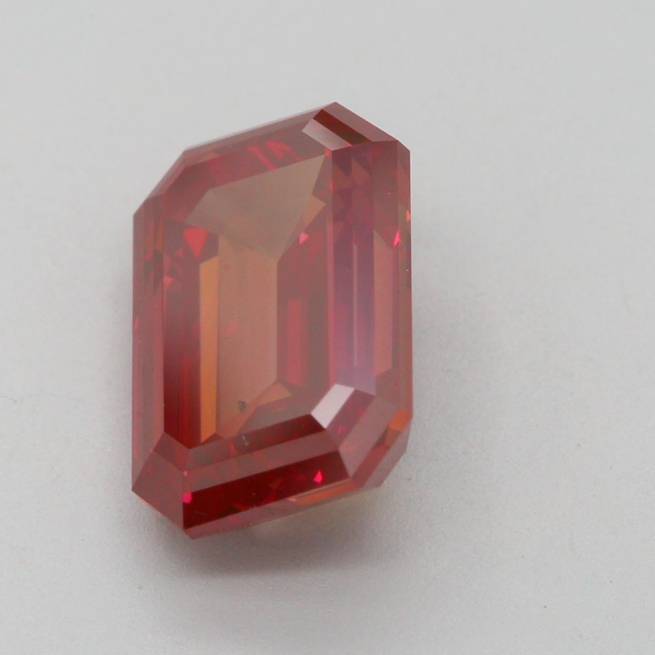 Certificato: GIA
Numero del rapporto: 5343201847
Forma e taglio: Smeraldo
Peso in carati: 2,52 carati
Misure:  9,26X6,33X4,16 mm
Grado di colore: Rosa intenso fantasia

CARATTERISTICHE DEL DIAMANTE:

Questo diamante rosa intenso è un diamante raro e