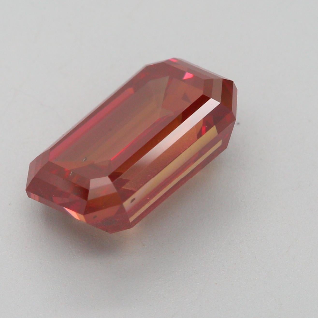 Taglio smeraldo Diamante certificato GIA da 2,52 carati Fancy Deep Pink con purezza SI1 in vendita