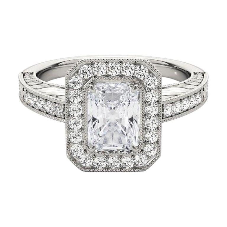 Bague à diamant en platine ajouré, certifié GIA, 2.52 carats, avec halo radiant gravé