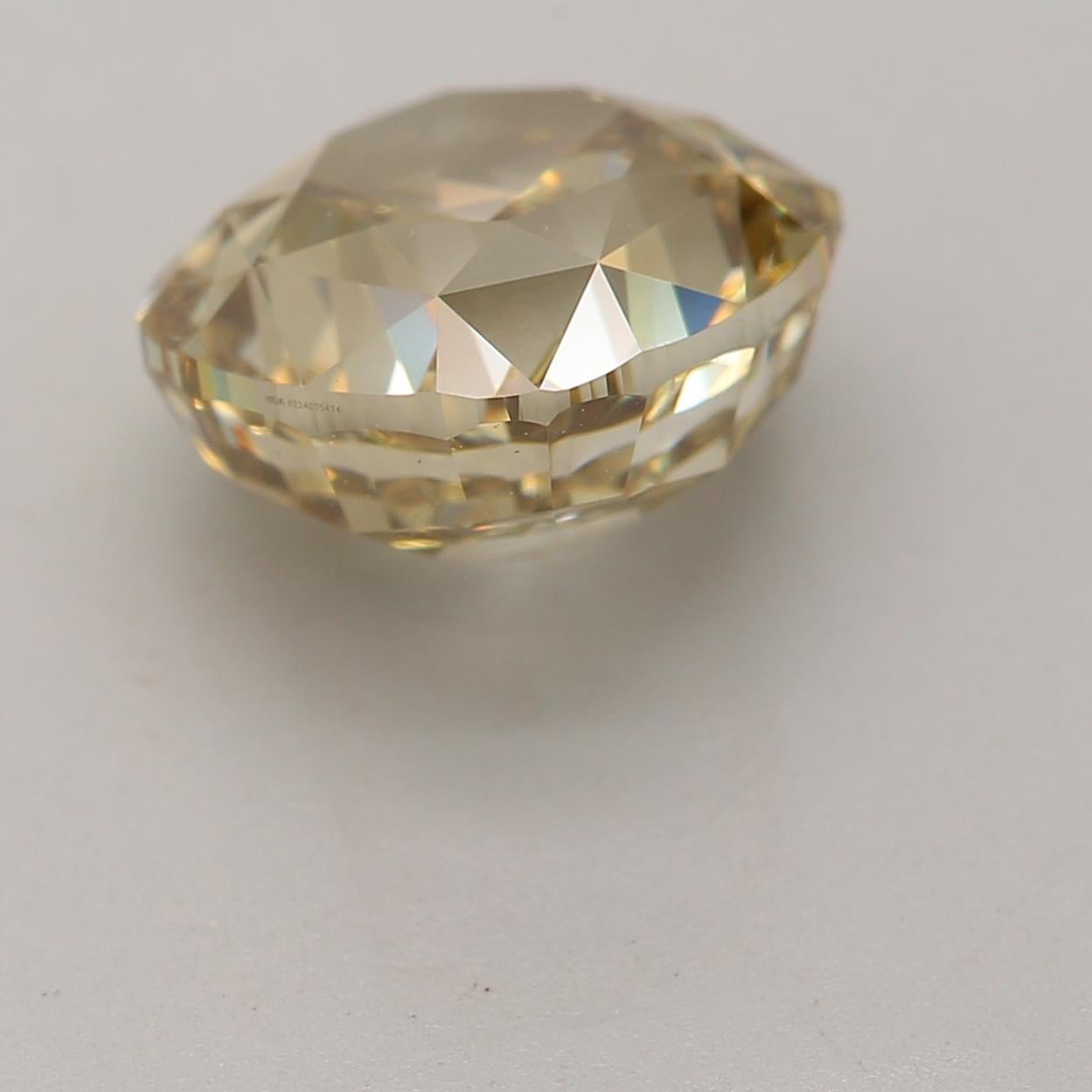 GIA Certified 2.52 Fancy Brownish Yellow VVS2 Clarity Diamond In New Condition For Sale In บางรัก, TH