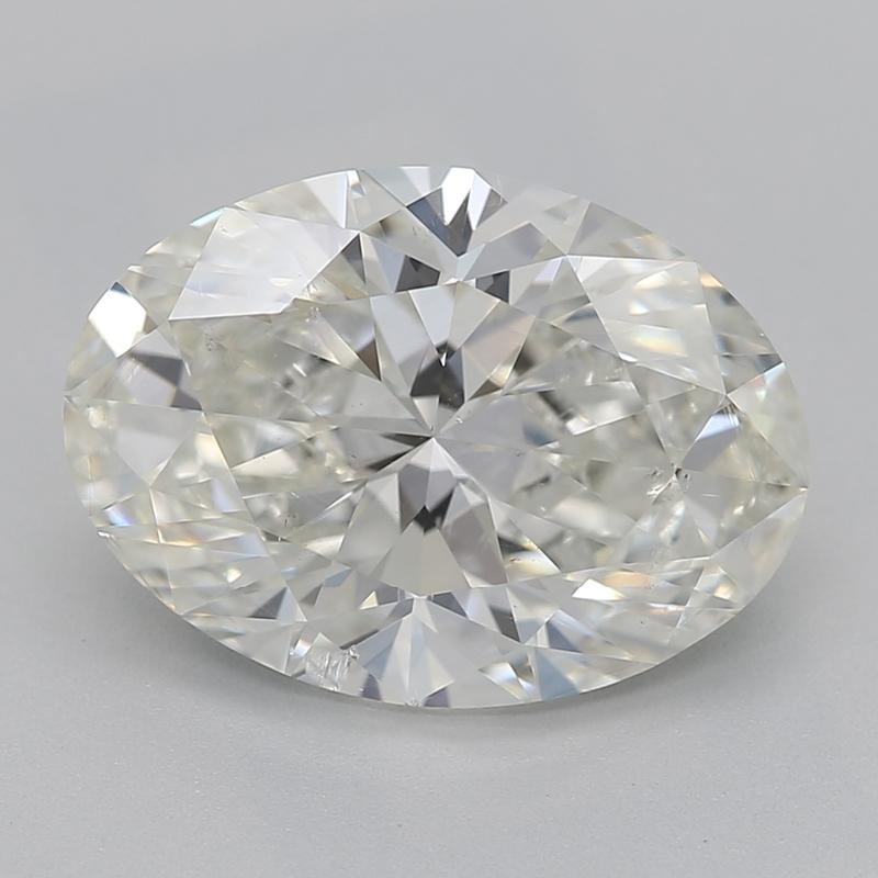 Dieser exquisite, in New York handgefertigte Diamantring zeigt einen prächtigen ovalen Diamanten mit einem beeindruckenden Gewicht von 2,53. Der Mittelstein wird durch seinen exquisiten J und SI2 hervorgehoben und sorgt für ein strahlendes Funkeln,