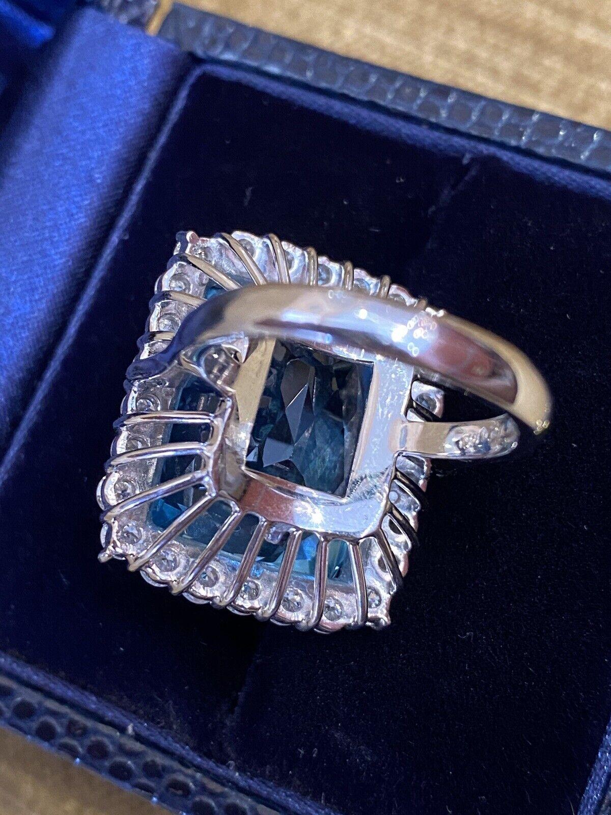 GIA Certified 25.47 Carat Aquamarine and Diamond Cocktail Ring in Platinum For Sale 2